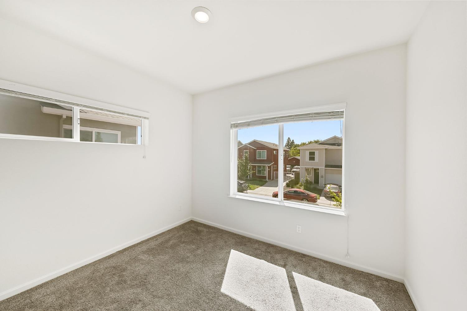 Detail Gallery Image 31 of 44 For 5542 Malibu Palm Ct, Sacramento,  CA 95842 - 3 Beds | 2/1 Baths