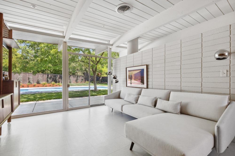 Detail Gallery Image 10 of 24 For 6441 Fordham Way, Sacramento,  CA 95831 - 3 Beds | 2 Baths
