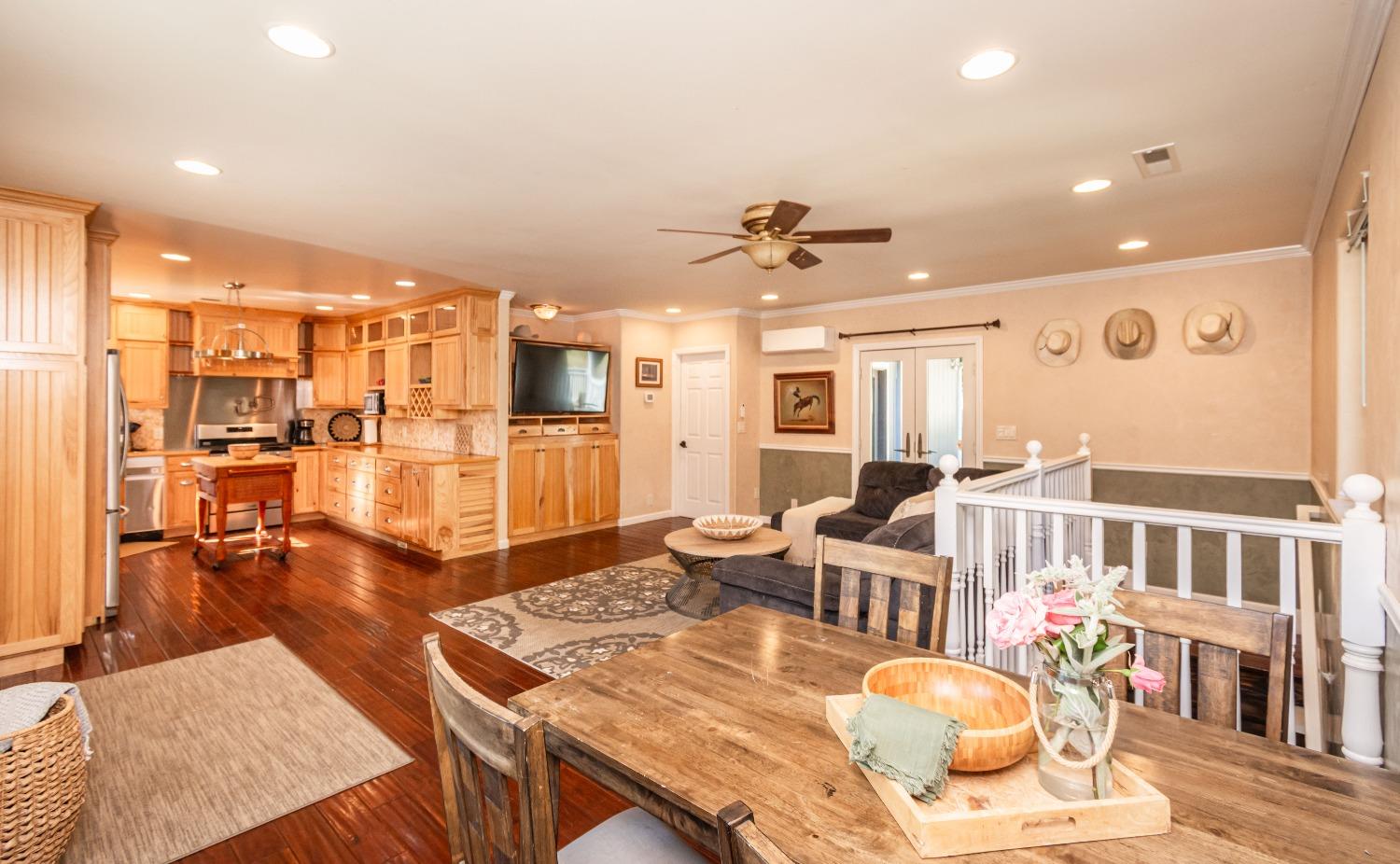 Detail Gallery Image 5 of 36 For 1190 Pleasant Valley Rd, Diamond Springs,  CA 95619 - 2 Beds | 2 Baths