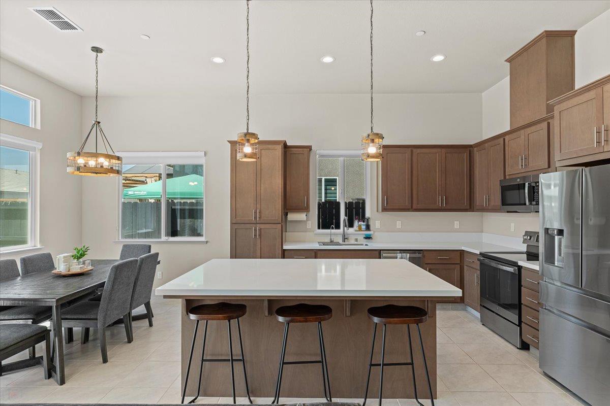 Detail Gallery Image 19 of 56 For 3715 N Berkeley Ave, Turlock,  CA 95382 - 5 Beds | 2 Baths