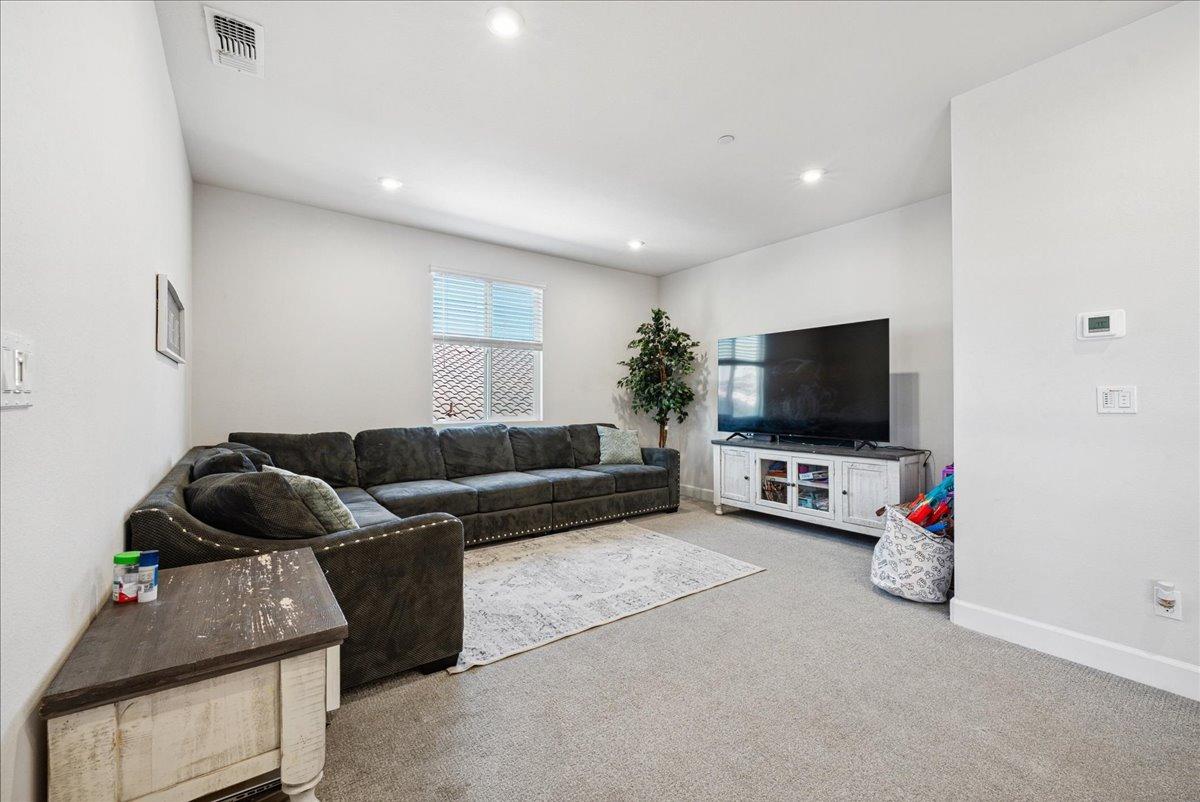 Detail Gallery Image 26 of 54 For 1304 Silversmith Ln, Rocklin,  CA 95765 - 5 Beds | 4 Baths