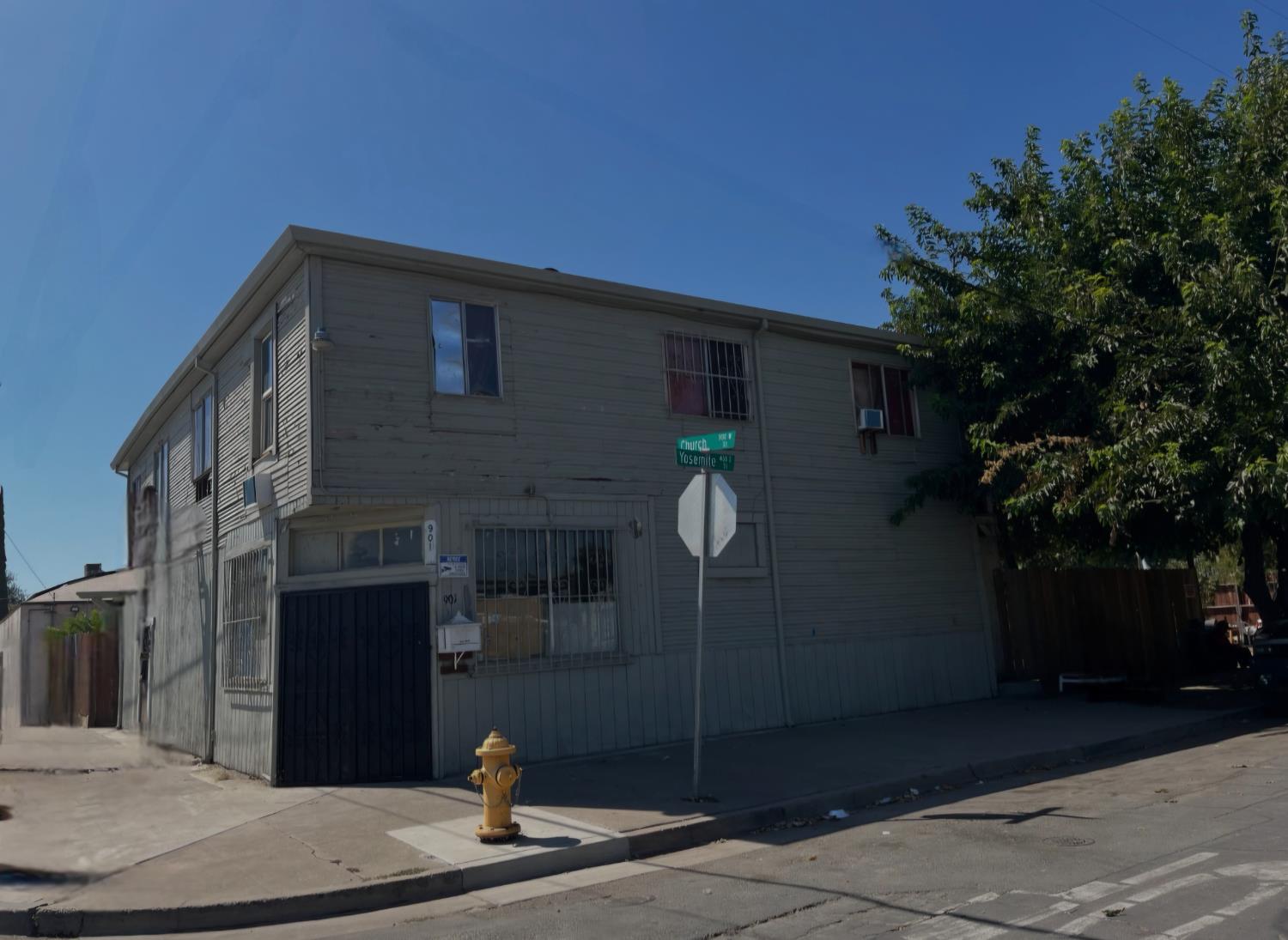 Detail Gallery Image 17 of 20 For 901 W Church St, Stockton,  CA 95203 - 6 Beds | 2/2 Baths