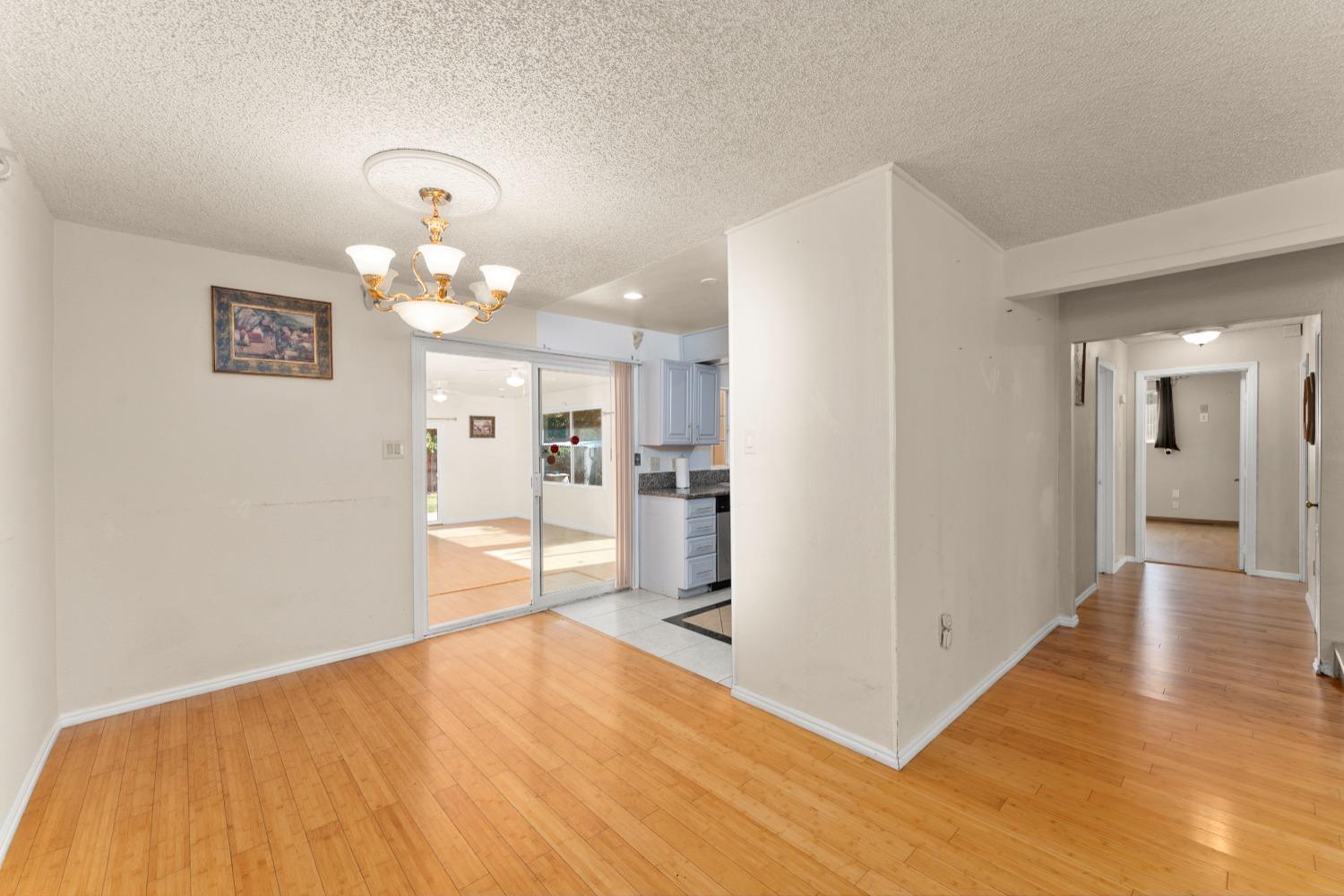 Detail Gallery Image 21 of 84 For 8905 Fredric, Sacramento,  CA 95826 - 4 Beds | 3 Baths