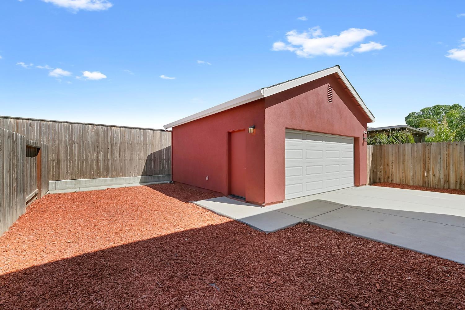 Detail Gallery Image 40 of 44 For 5542 Malibu Palm Ct, Sacramento,  CA 95842 - 3 Beds | 2/1 Baths