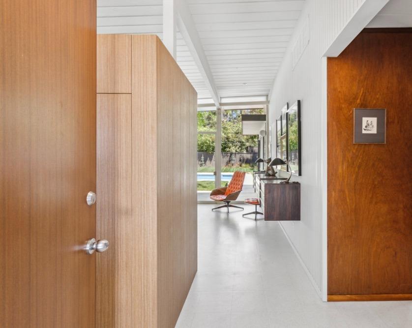 Detail Gallery Image 4 of 24 For 6441 Fordham Way, Sacramento,  CA 95831 - 3 Beds | 2 Baths