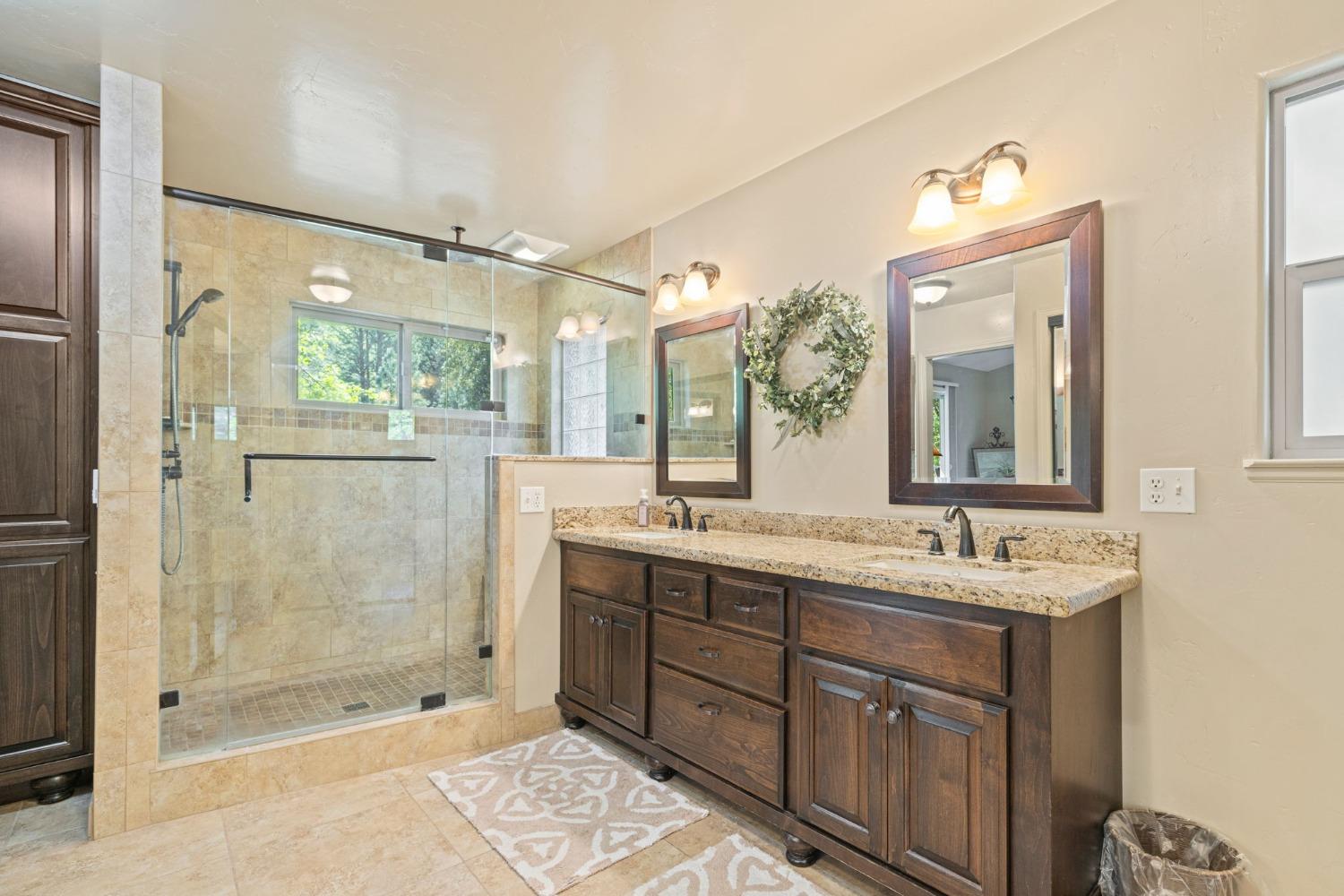 Auburn Road, Grass Valley, California image 31