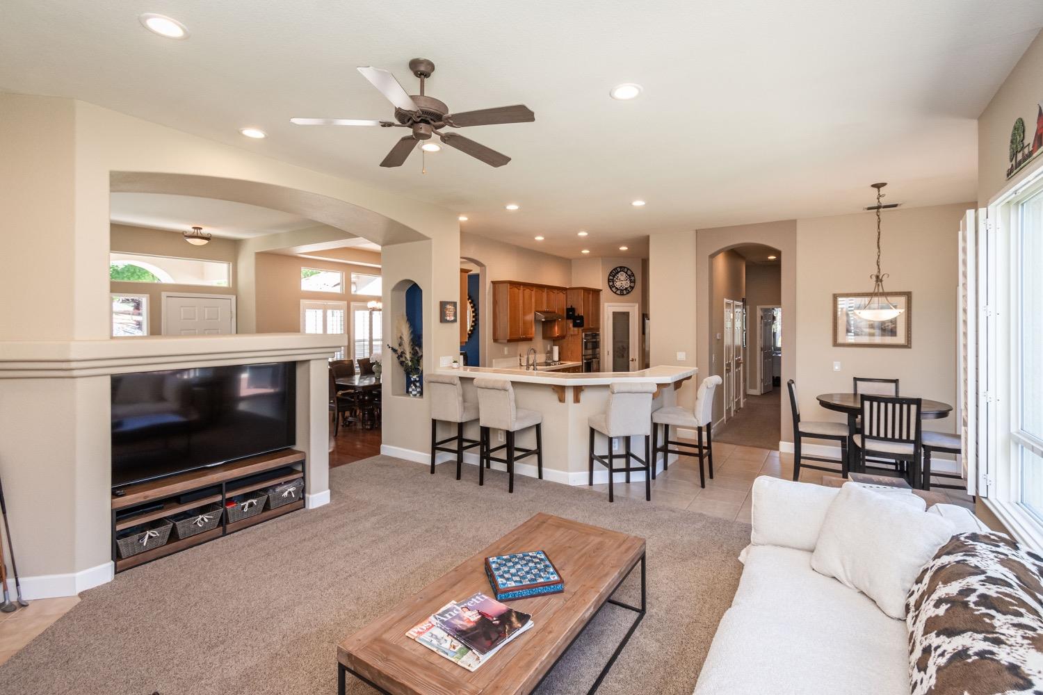 Detail Gallery Image 17 of 98 For 15347 Abierto Dr, Rancho Murieta,  CA 95683 - 4 Beds | 2 Baths