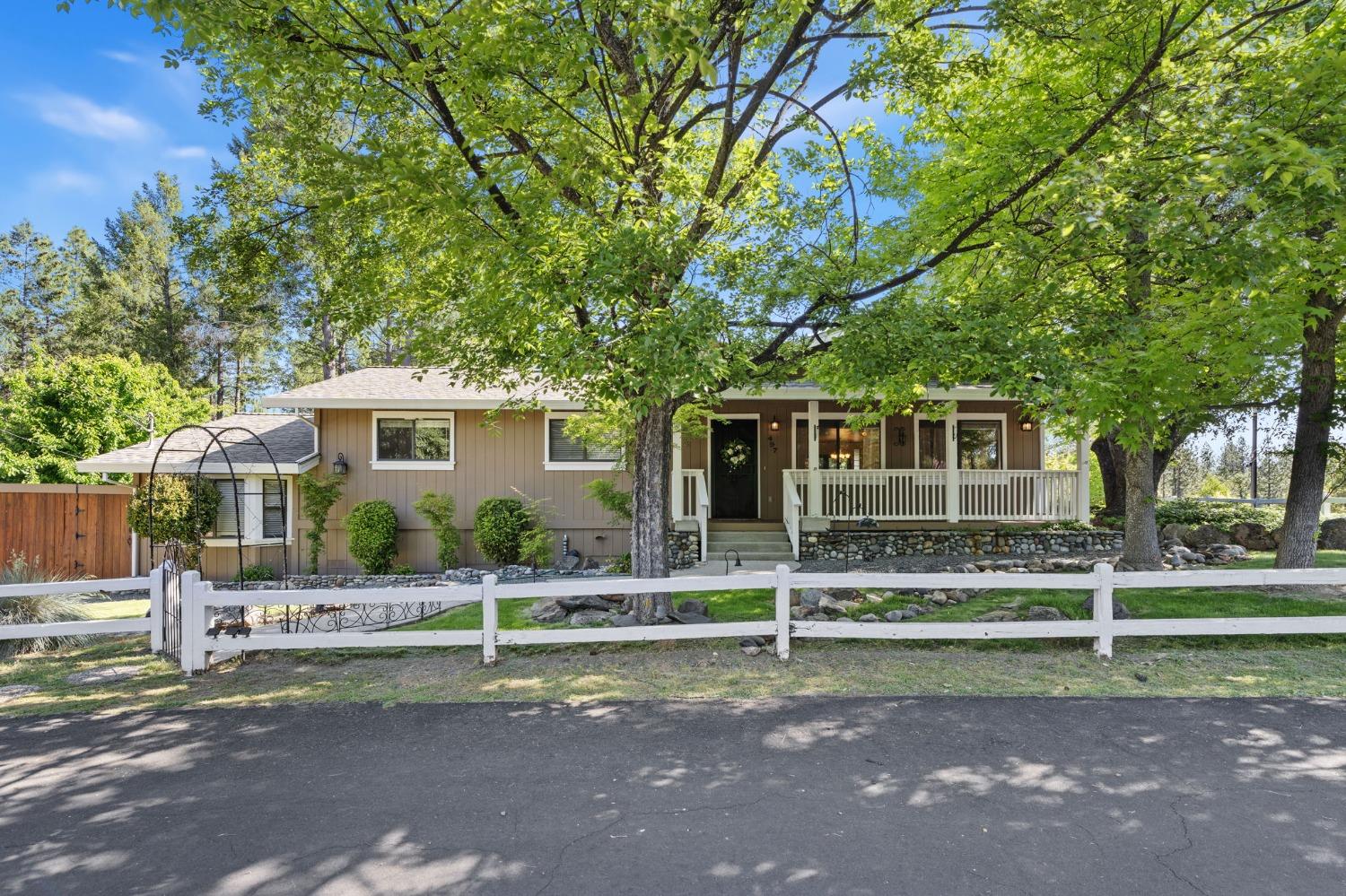 Detail Gallery Image 1 of 34 For 497 Washington Irving Dr, Colfax,  CA 95713 - 4 Beds | 2 Baths