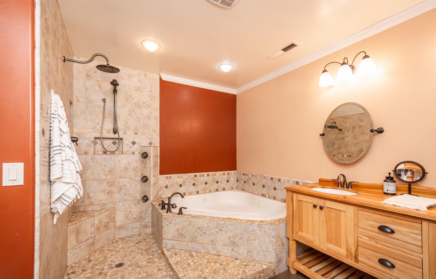 Detail Gallery Image 14 of 36 For 1190 Pleasant Valley Rd, Diamond Springs,  CA 95619 - 2 Beds | 2 Baths