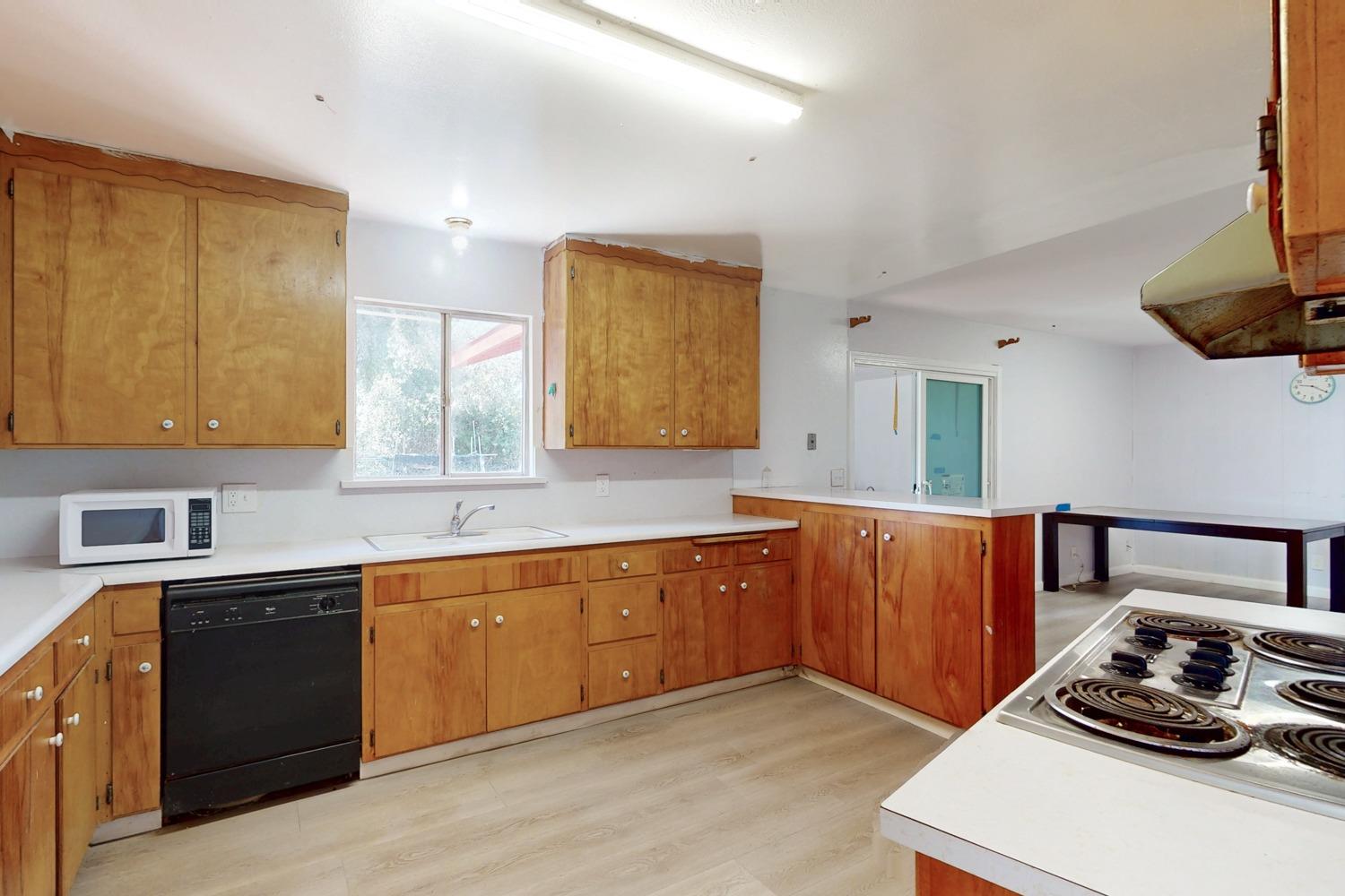 Detail Gallery Image 21 of 82 For 633 Cox Ln, Oroville,  CA 95965 - 3 Beds | 1/1 Baths