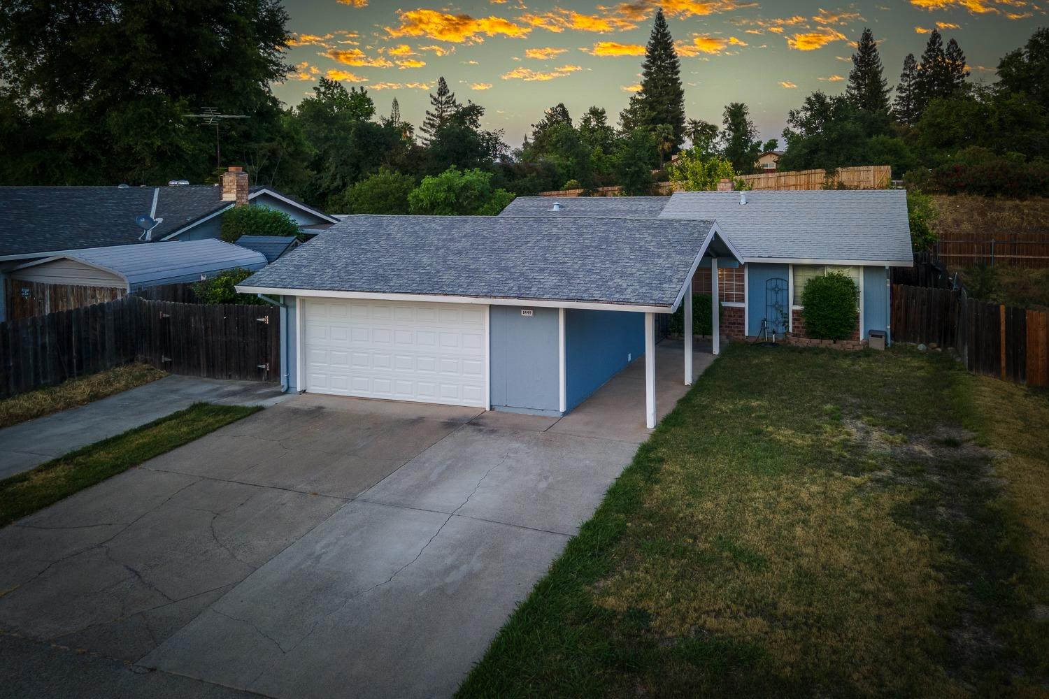 Detail Gallery Image 1 of 33 For 8449 Juglans Dr, Orangevale,  CA 95662 - 3 Beds | 2 Baths