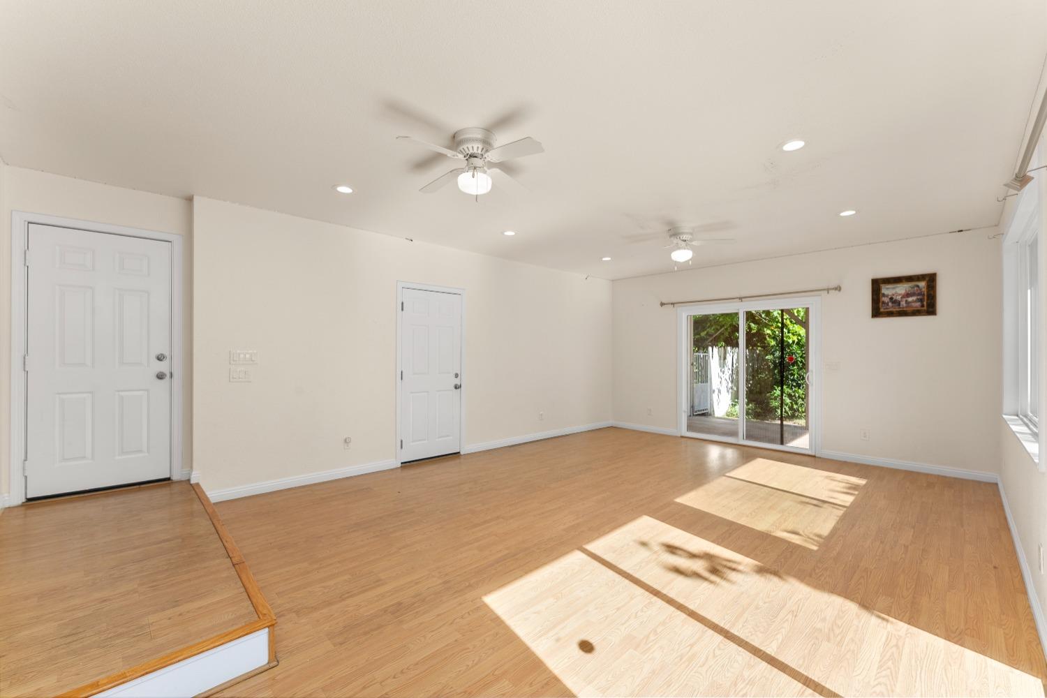 Detail Gallery Image 28 of 84 For 8905 Fredric, Sacramento,  CA 95826 - 4 Beds | 3 Baths