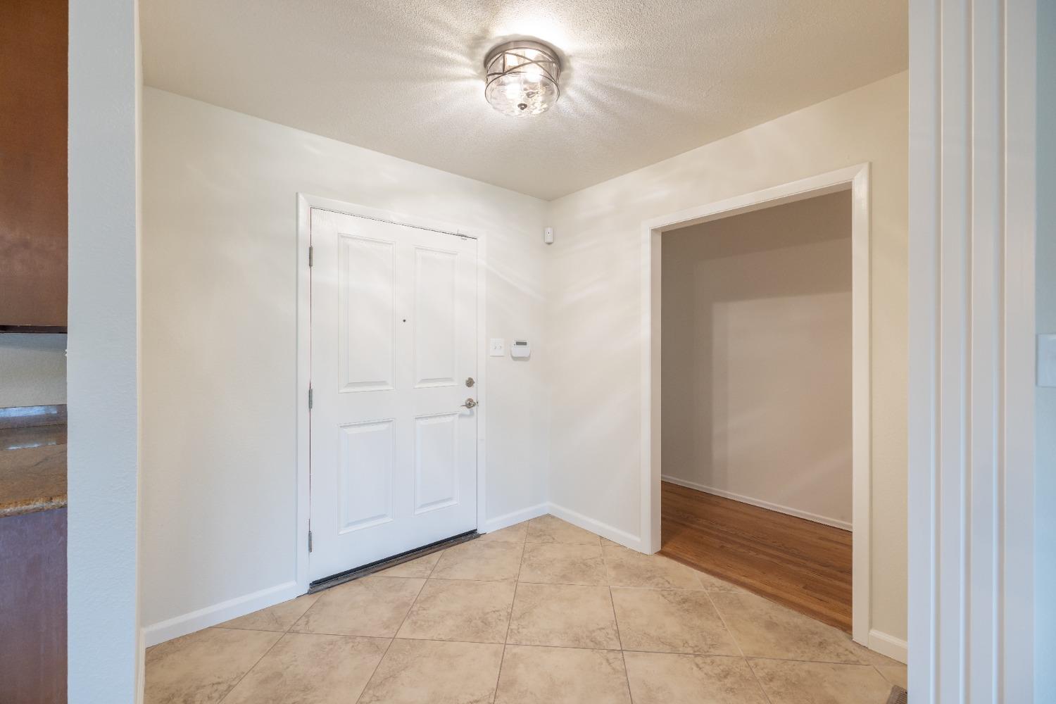 Detail Gallery Image 7 of 49 For 4161 Riviera Dr, Stockton,  CA 95204 - 3 Beds | 2 Baths