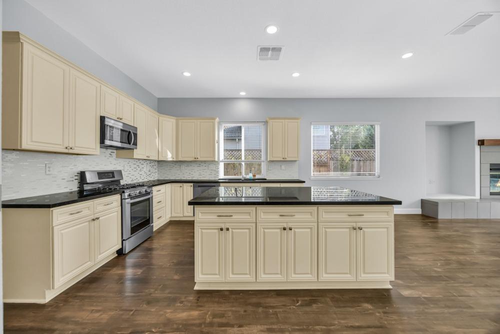 Detail Gallery Image 11 of 54 For 4019 Aitken Dairy Rd, Rocklin,  CA 95677 - 4 Beds | 2 Baths