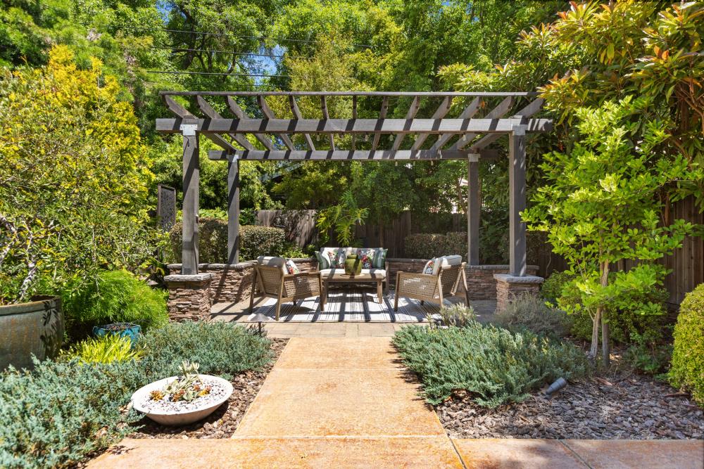 Detail Gallery Image 2 of 65 For 1831 Bidwell Way, Sacramento,  CA 95818 - 3 Beds | 2 Baths