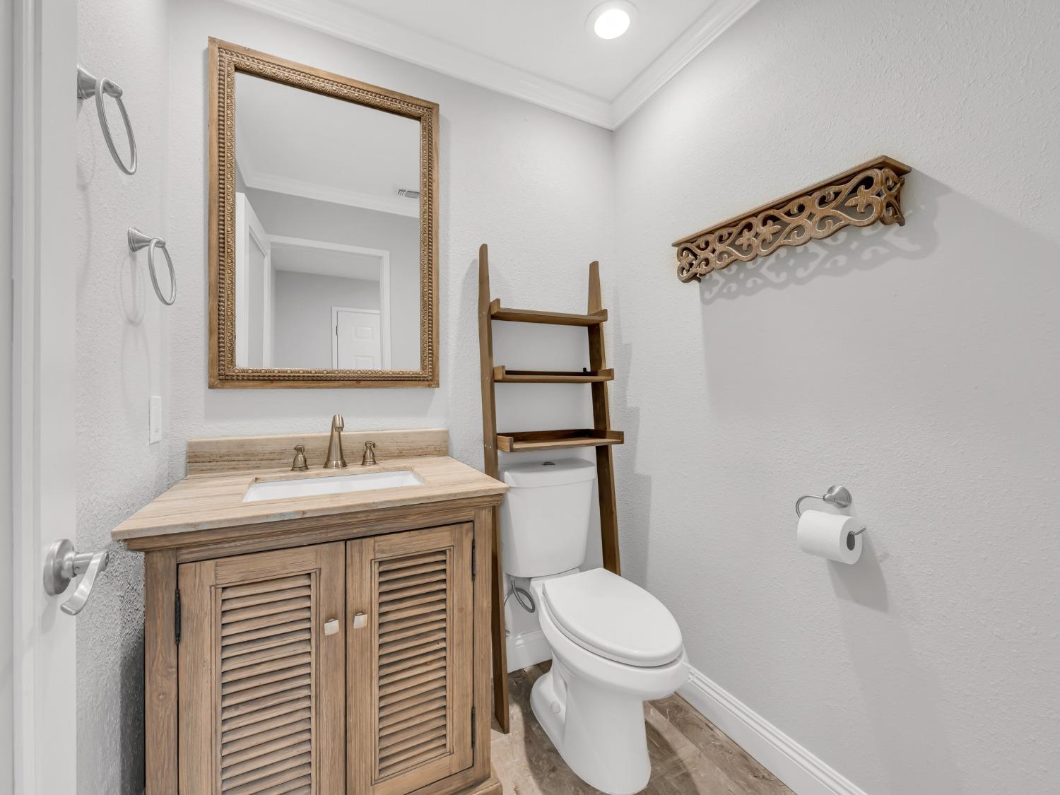 Detail Gallery Image 21 of 49 For 11303 Gold Country Blvd, Gold River,  CA 95670 - 3 Beds | 2/1 Baths