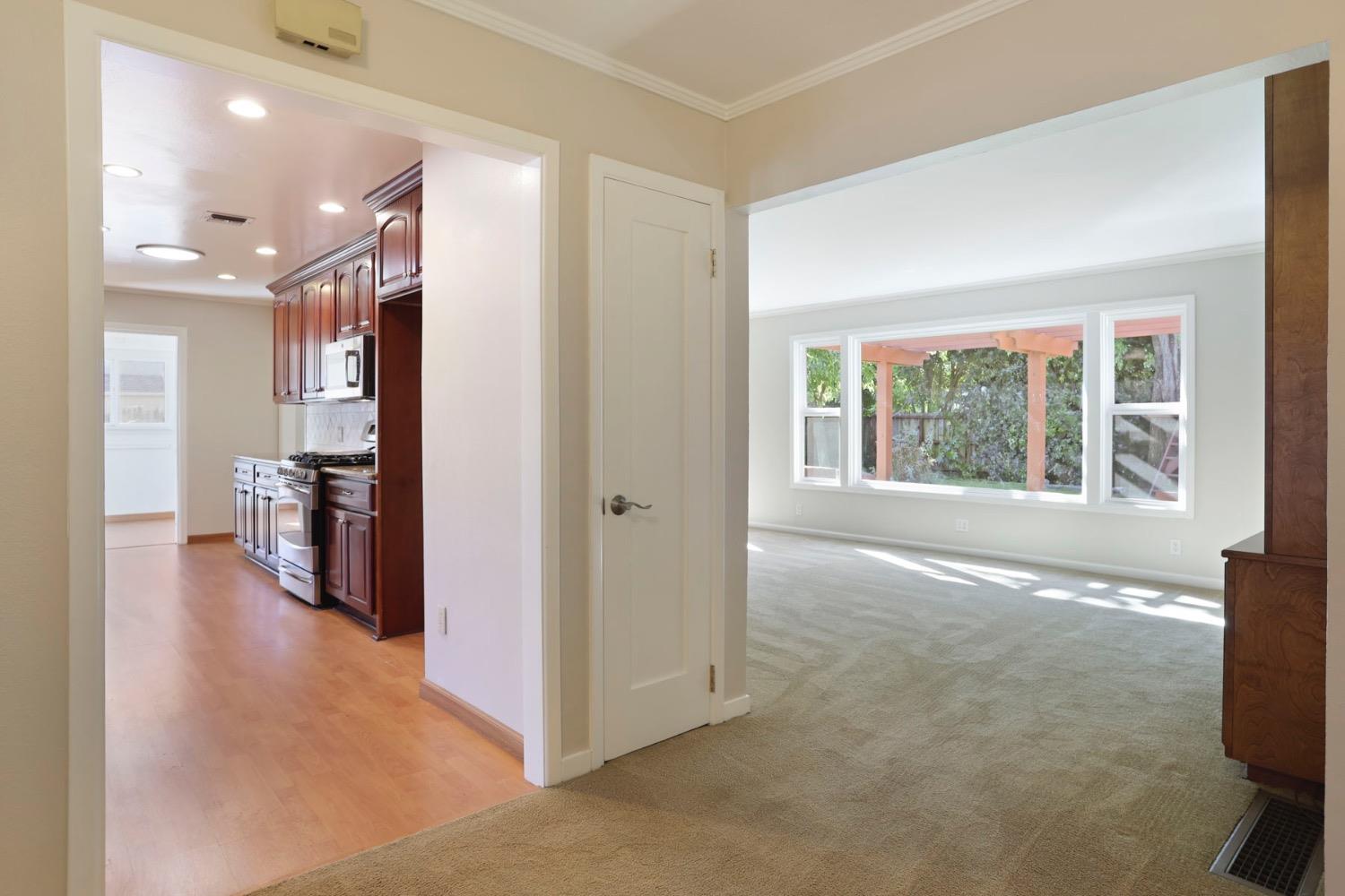 Detail Gallery Image 5 of 43 For 1152 Stanton Way, Stockton,  CA 95207 - 3 Beds | 2 Baths