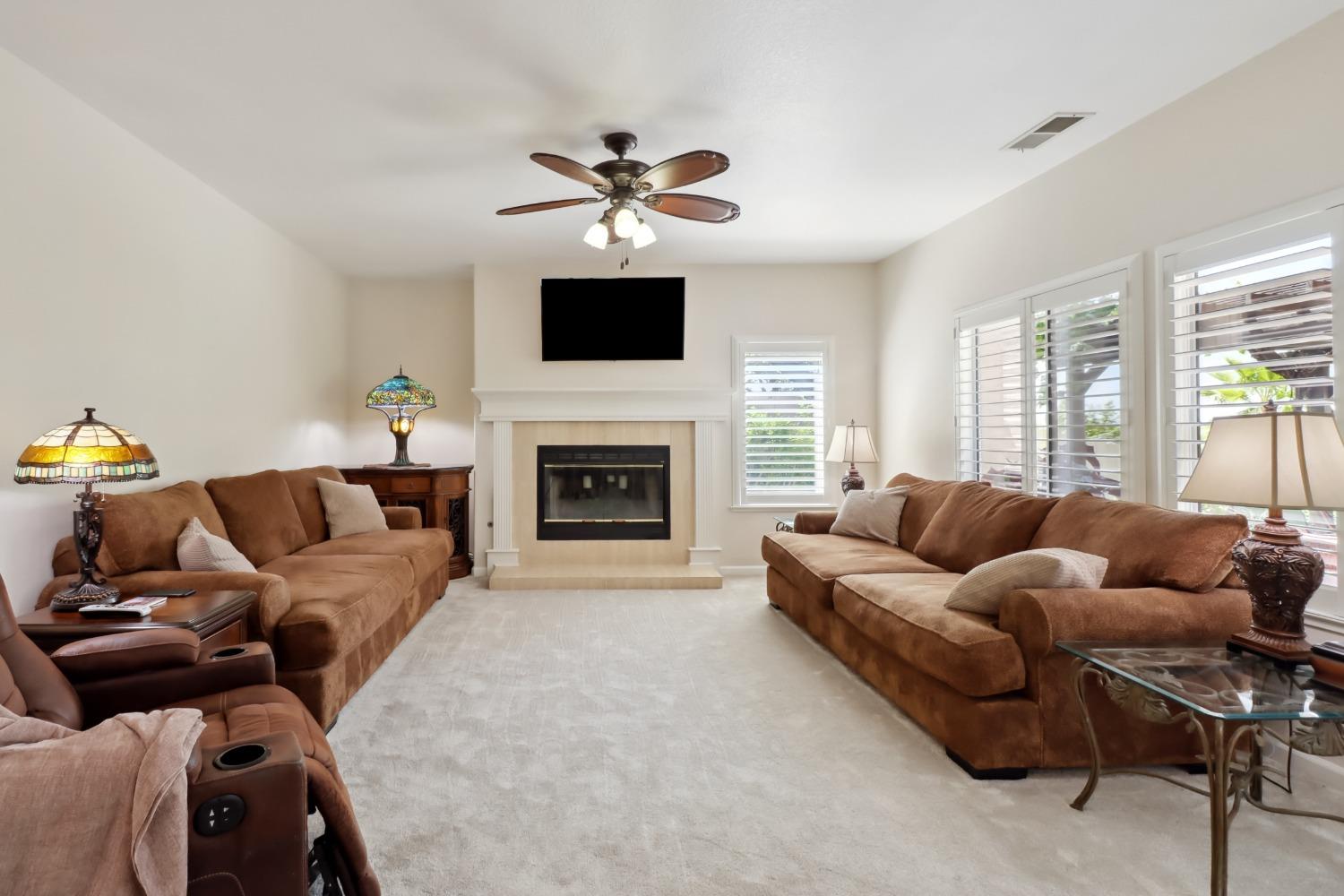 Detail Gallery Image 14 of 99 For 204 Davies Ct, Folsom,  CA 95630 - 4 Beds | 2/1 Baths