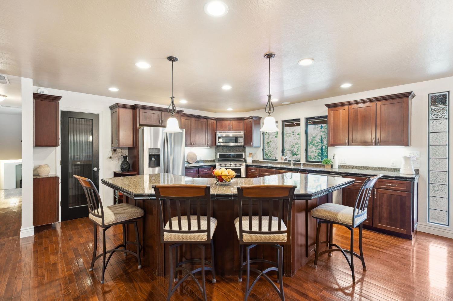 Detail Gallery Image 9 of 34 For 497 Washington Irving Dr, Colfax,  CA 95713 - 4 Beds | 2 Baths