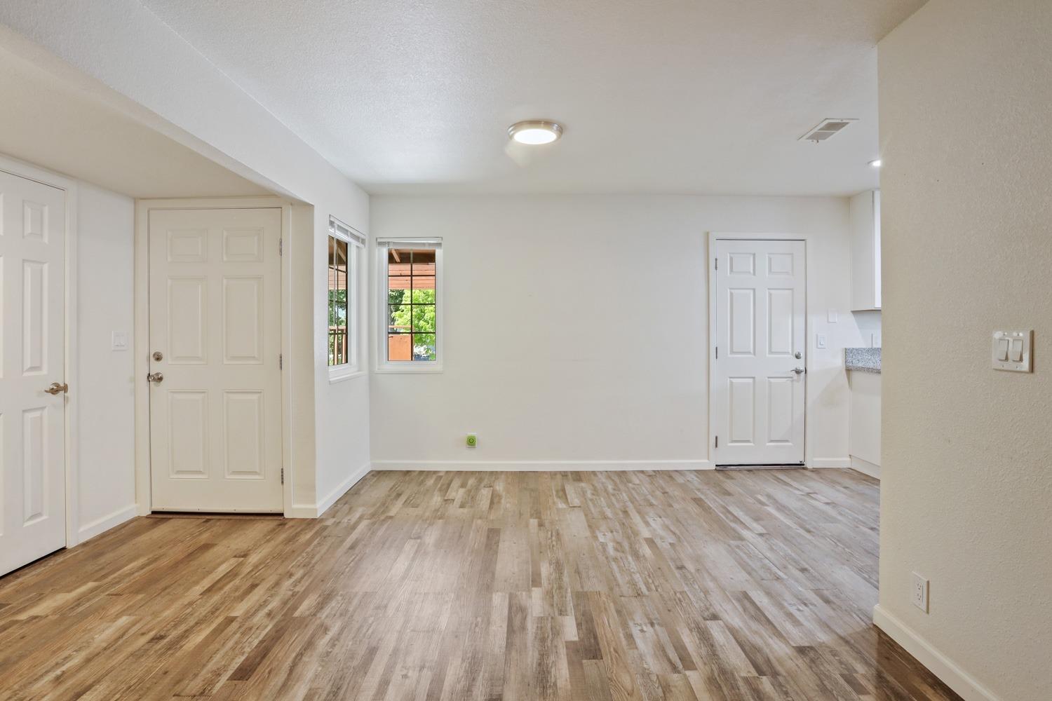 Detail Gallery Image 5 of 49 For 1384 Heckman Way, San Jose,  CA 95129 - 3 Beds | 2 Baths