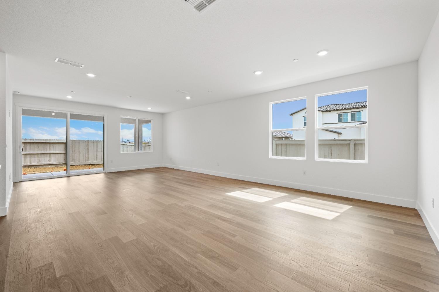 Detail Gallery Image 6 of 40 For 7000 Carbone, Roseville,  CA 95757 - 3 Beds | 2/1 Baths