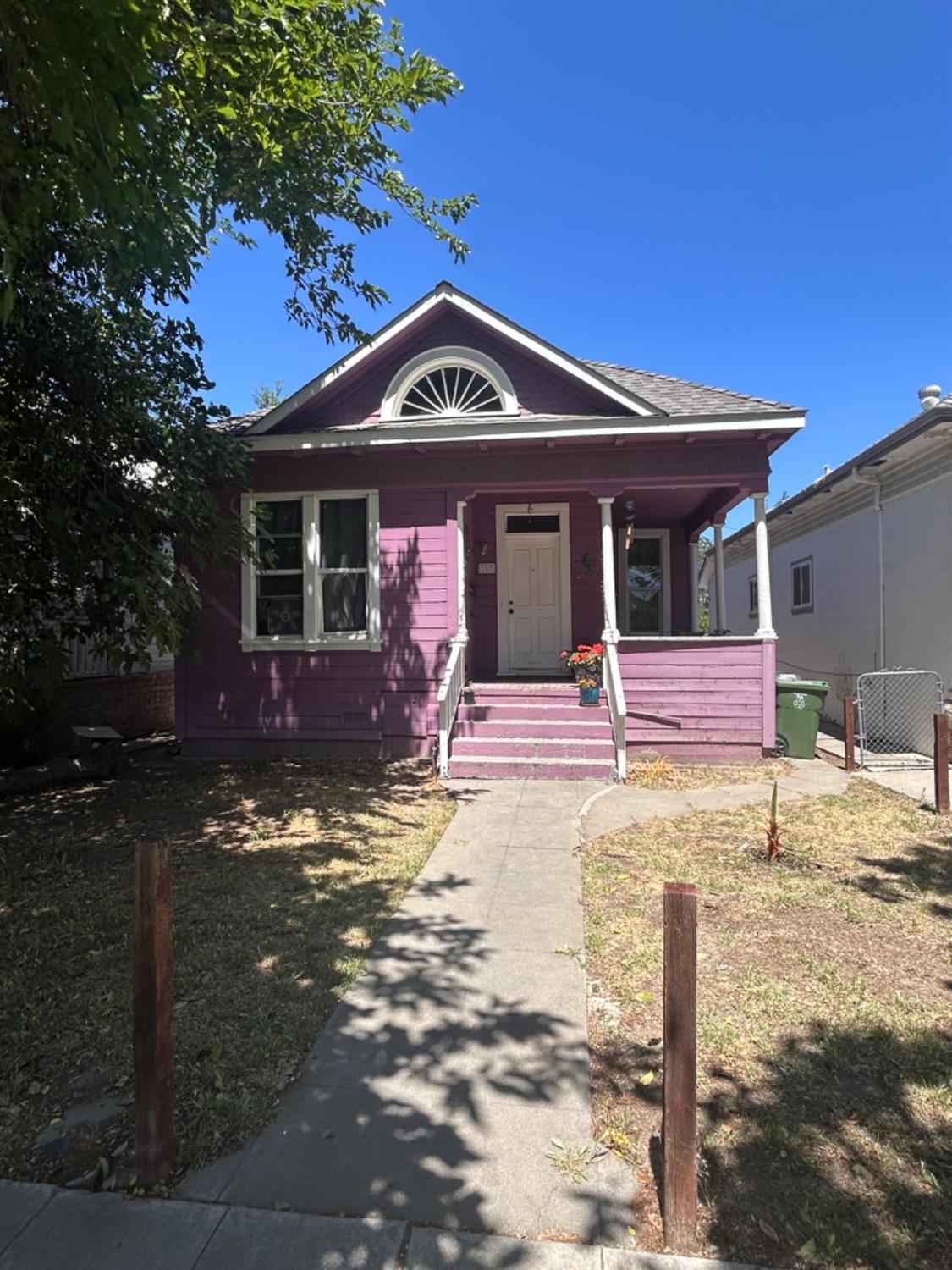 Detail Gallery Image 2 of 38 For 107 E 9th St, Tracy,  CA 95376 - 3 Beds | 2 Baths