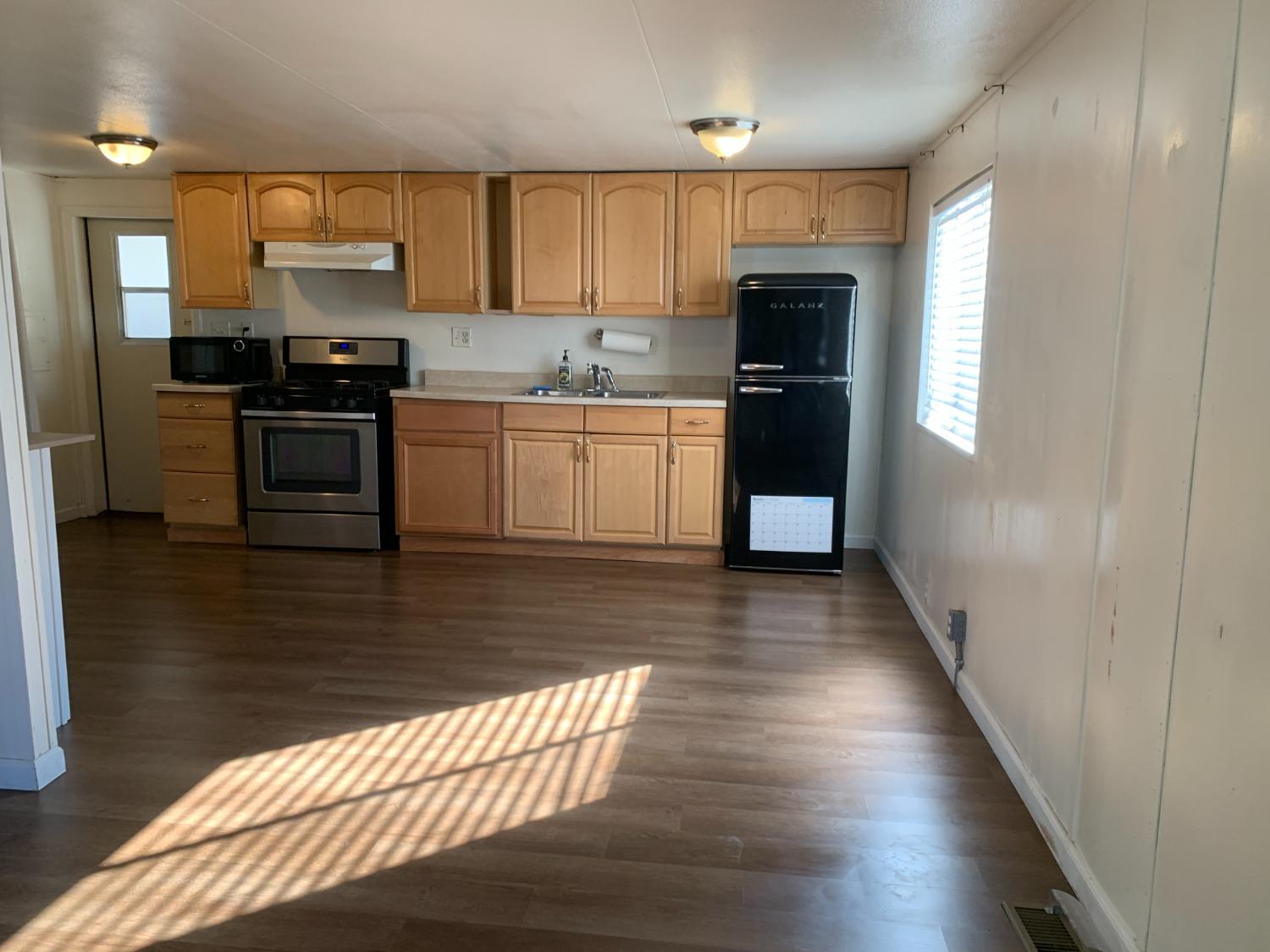 Detail Gallery Image 9 of 41 For 4216 Brookside Dr. #121, Sacramento,  CA 95834 - 2 Beds | 1 Baths