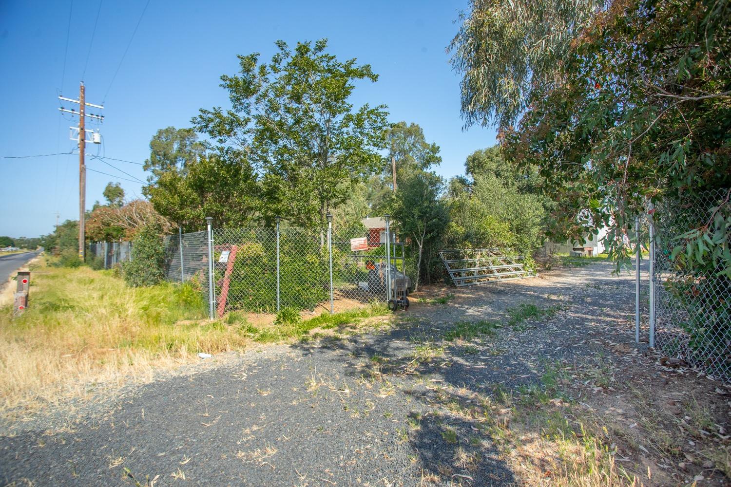 Detail Gallery Image 3 of 82 For 633 Cox Ln, Oroville,  CA 95965 - 3 Beds | 1/1 Baths