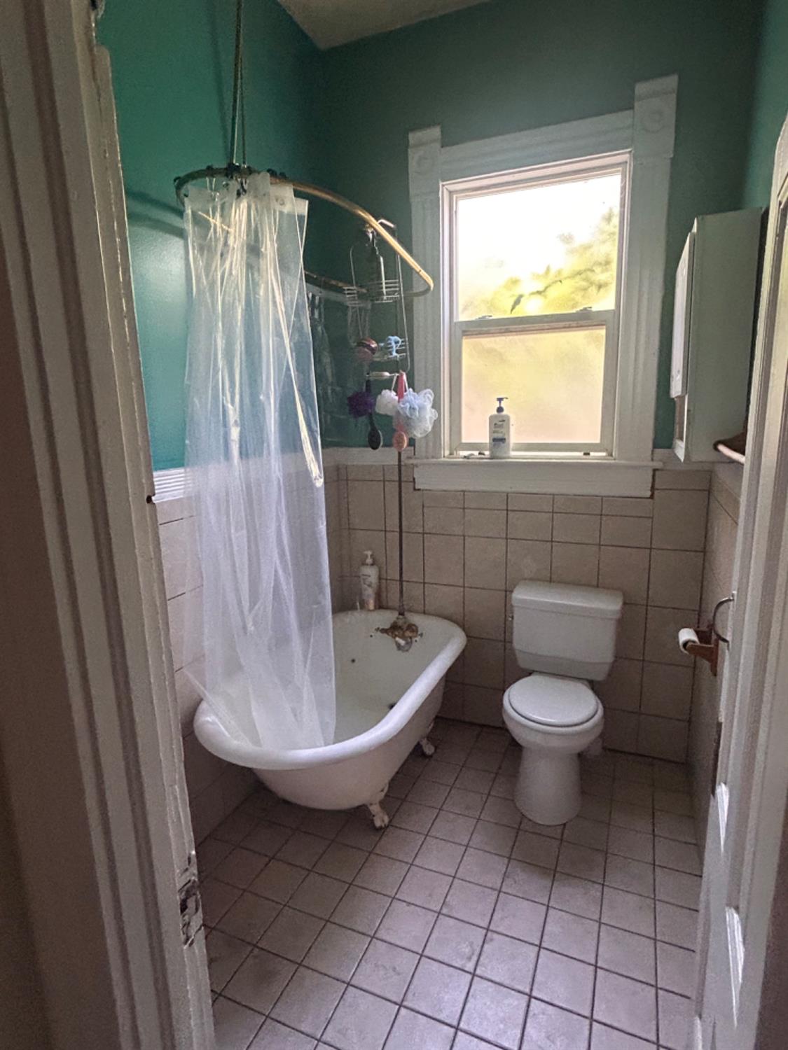 Detail Gallery Image 26 of 38 For 107 E 9th St, Tracy,  CA 95376 - 3 Beds | 2 Baths