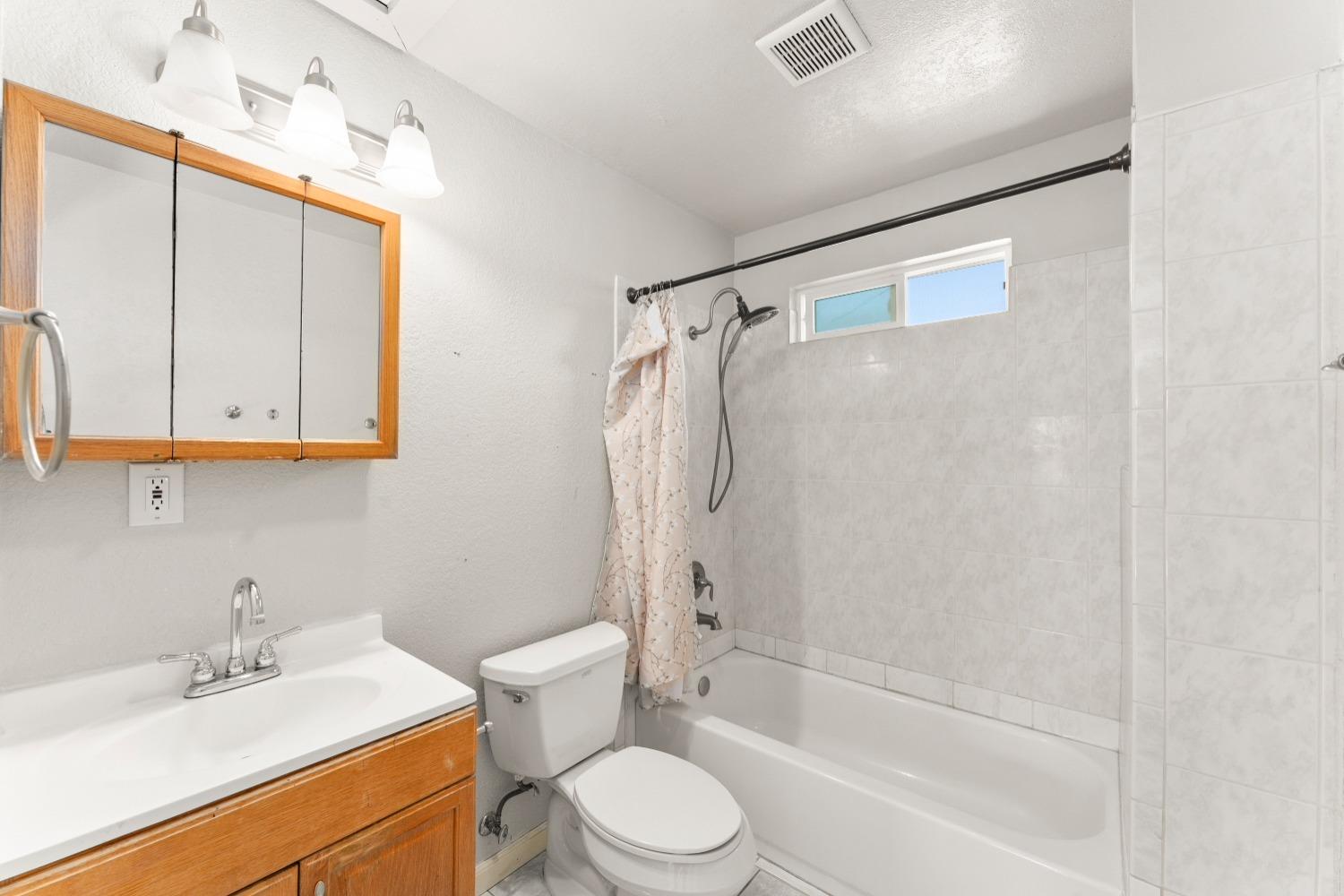 Detail Gallery Image 45 of 84 For 8905 Fredric, Sacramento,  CA 95826 - 4 Beds | 3 Baths