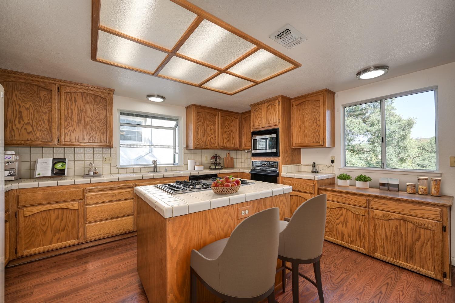 Detail Gallery Image 10 of 28 For 1518 Sutter Creek Dr, El Dorado Hills,  CA 95762 - 3 Beds | 2/1 Baths