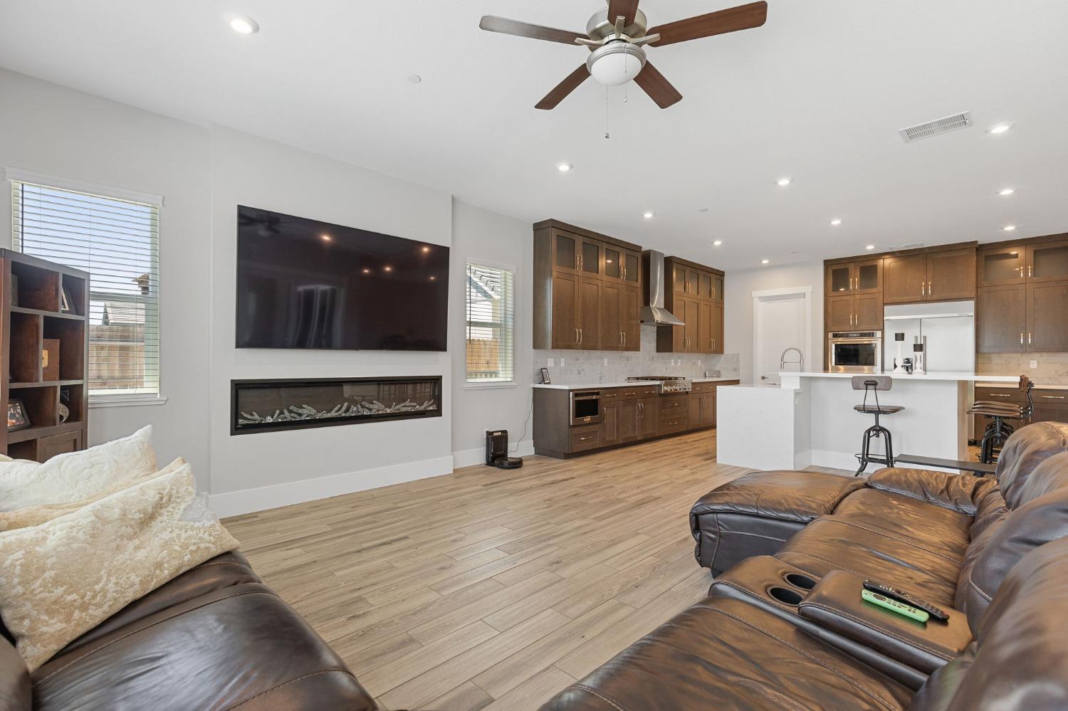 Detail Gallery Image 17 of 83 For 5125 Turnberry Dr, Lincoln,  CA 95648 - 5 Beds | 4/1 Baths