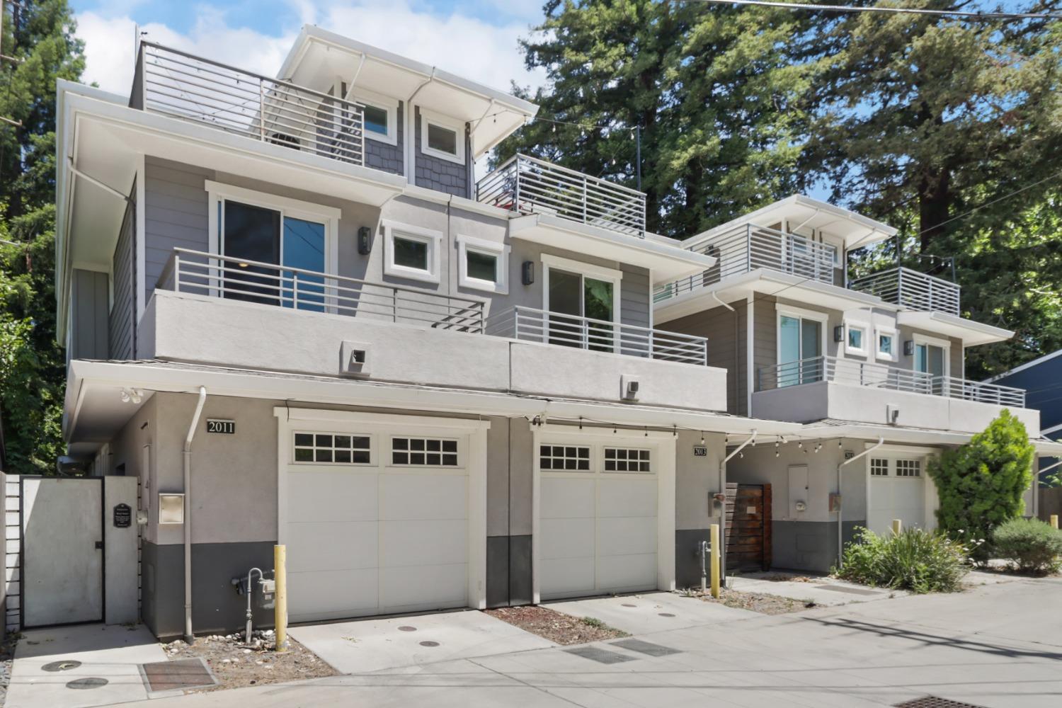 Detail Gallery Image 1 of 58 For 2011 Fat Aly, Sacramento,  CA 95811 - 3 Beds | 2/2 Baths