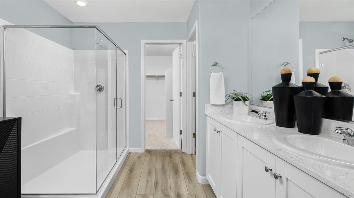 Detail Gallery Image 9 of 17 For 674 Spumante Ln, Manteca,  CA 95337 - 5 Beds | 3 Baths