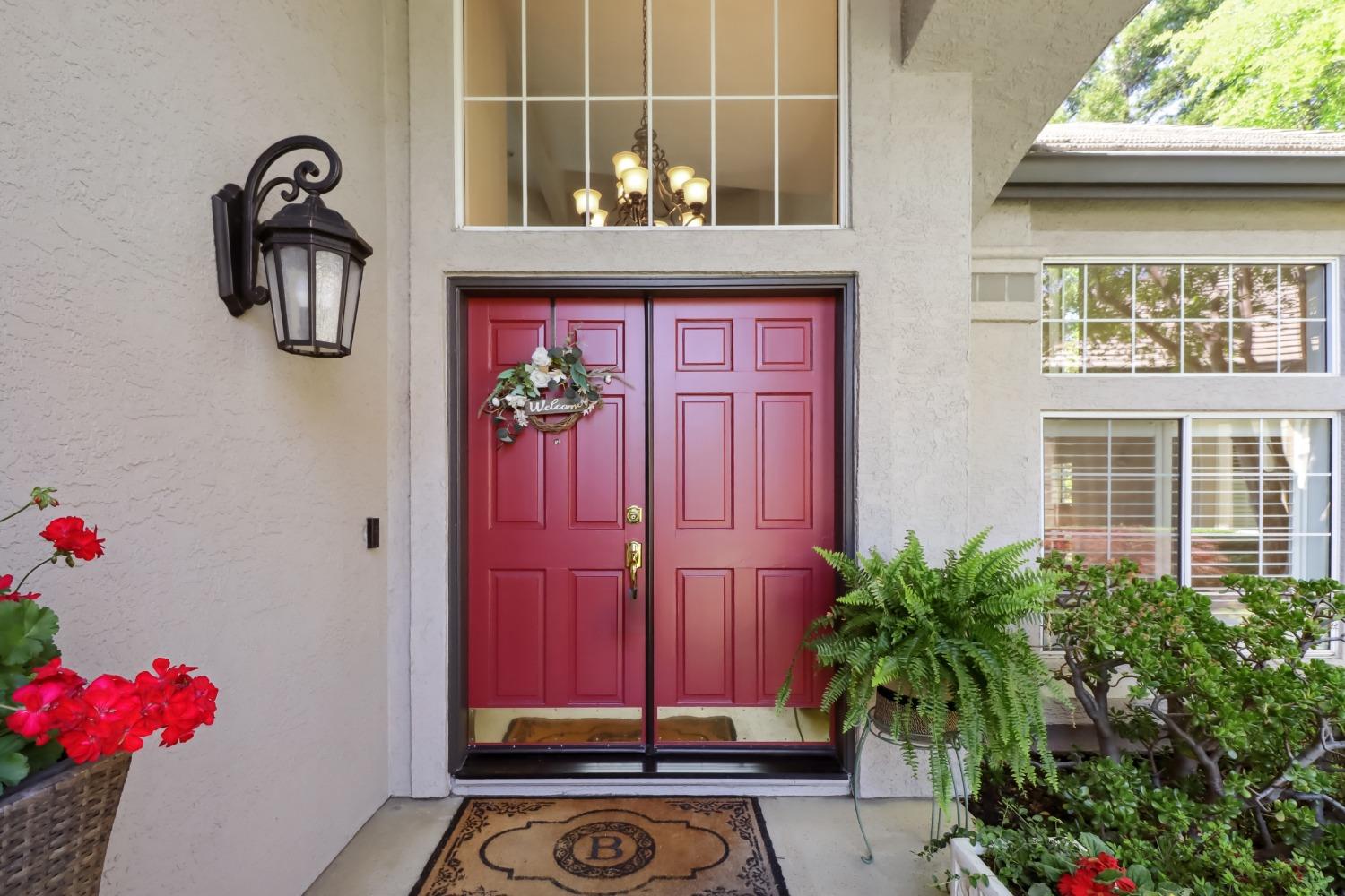Detail Gallery Image 5 of 99 For 204 Davies Ct, Folsom,  CA 95630 - 4 Beds | 2/1 Baths