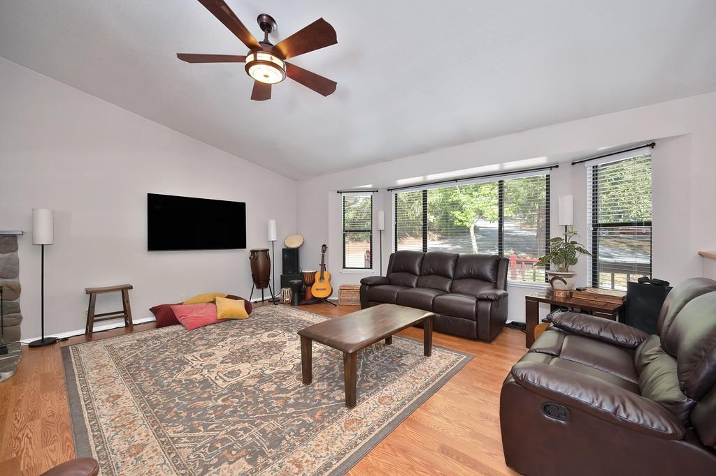Detail Gallery Image 12 of 80 For 6127 Silverleaf Dr, Foresthill,  CA 95631 - 3 Beds | 2 Baths