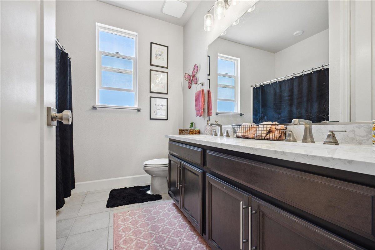 Detail Gallery Image 37 of 54 For 1304 Silversmith Ln, Rocklin,  CA 95765 - 5 Beds | 4 Baths