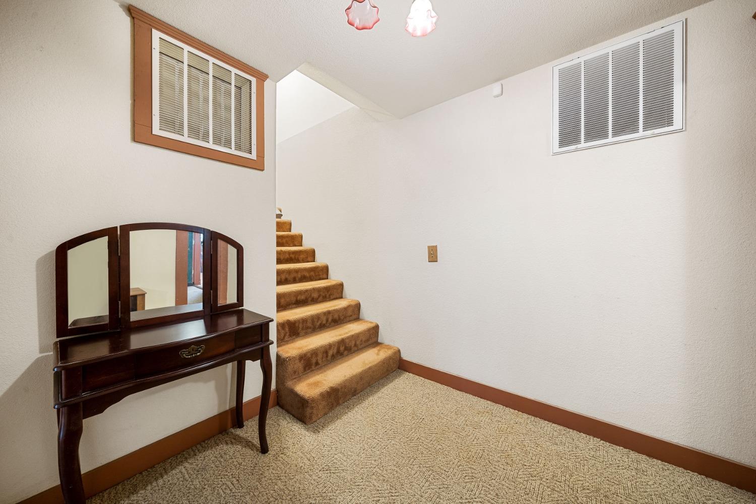 Detail Gallery Image 39 of 89 For 14001 Surrey Junction Ln, Sutter Creek,  CA 95685 - 3 Beds | 2/1 Baths