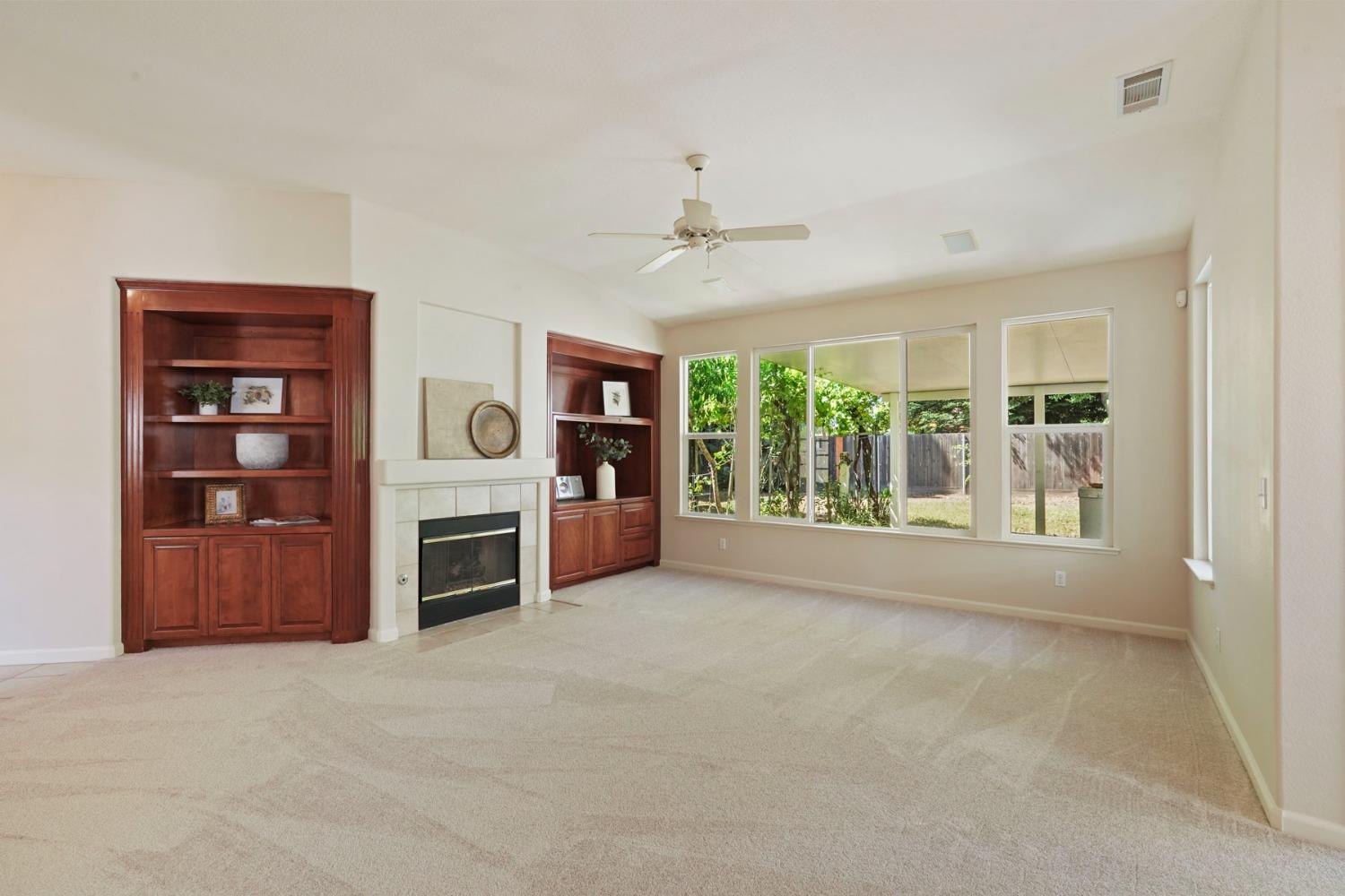 Detail Gallery Image 9 of 48 For 2607 W Elm St, Lodi,  CA 95242 - 3 Beds | 2 Baths