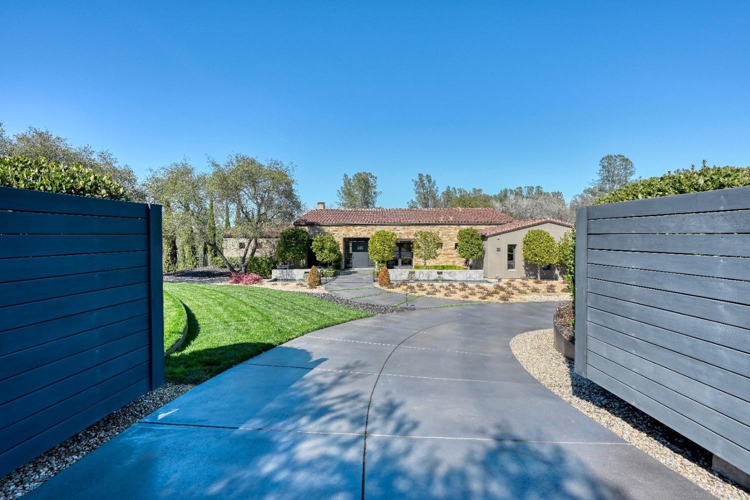Detail Gallery Image 4 of 44 For 6505 Rutherford Canyon Rd, Loomis,  CA 95650 - 4 Beds | 4/1 Baths