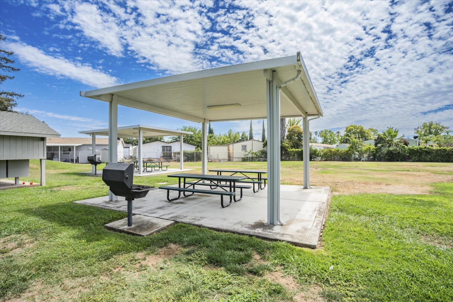 Detail Gallery Image 13 of 16 For 3950 Mack Rd 129, Sacramento,  CA 95823 - 3 Beds | 2 Baths
