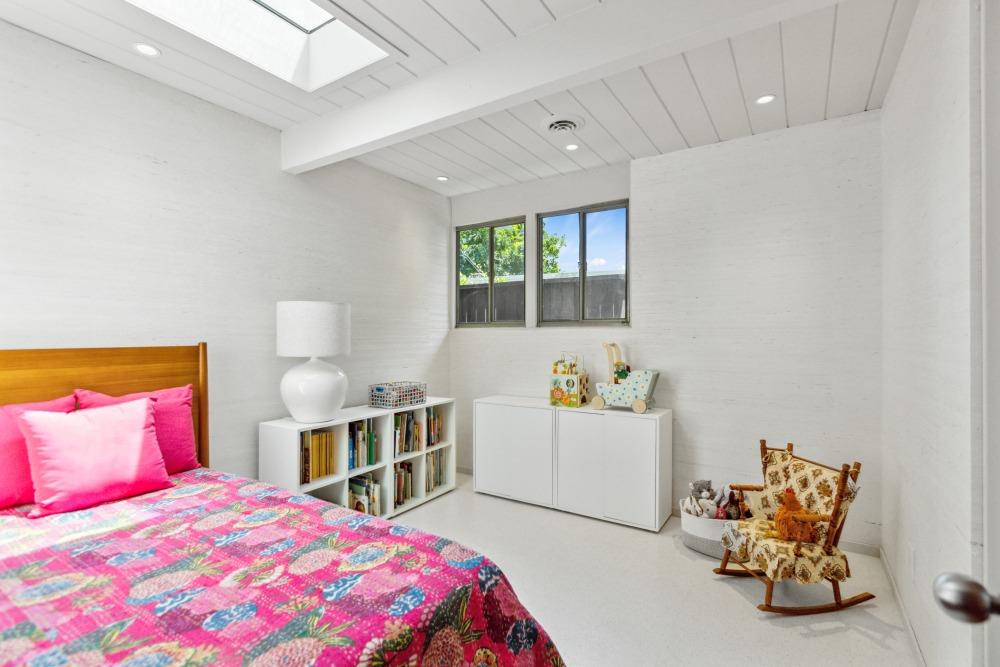Detail Gallery Image 16 of 24 For 6441 Fordham Way, Sacramento,  CA 95831 - 3 Beds | 2 Baths