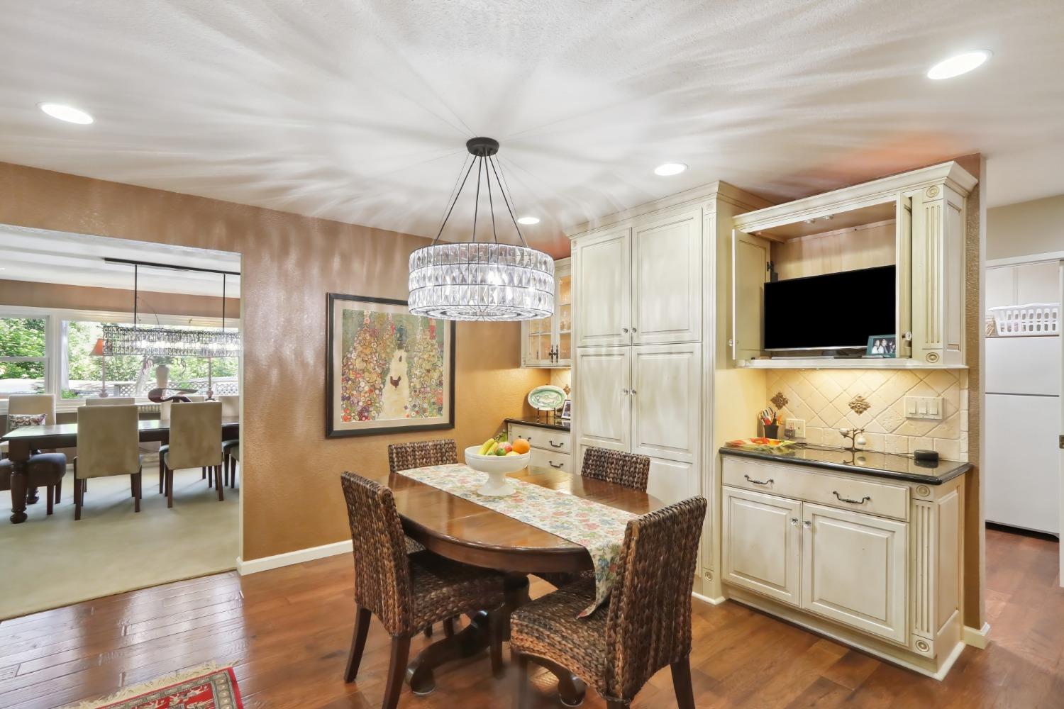Detail Gallery Image 19 of 50 For 3305 Inverness Ct, Sacramento,  CA 95821 - 5 Beds | 3/1 Baths