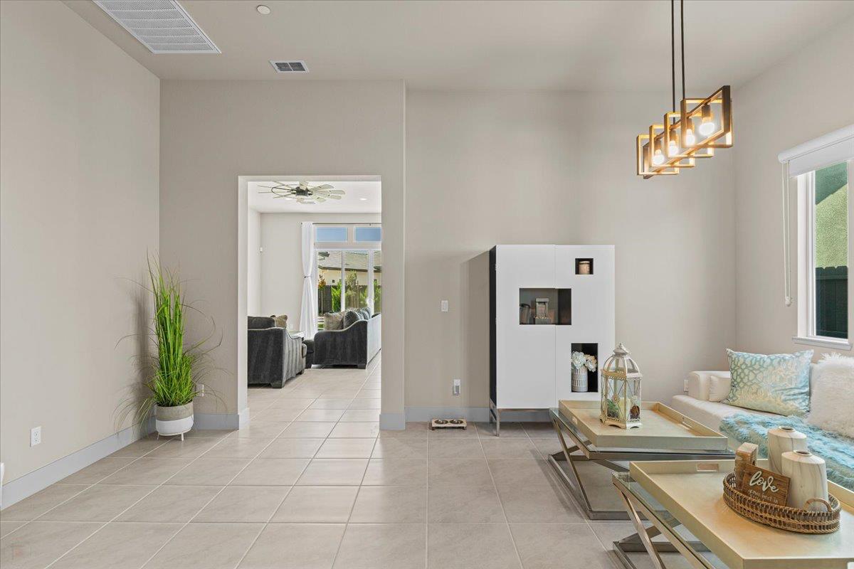 Detail Gallery Image 14 of 56 For 3715 N Berkeley Ave, Turlock,  CA 95382 - 5 Beds | 2 Baths