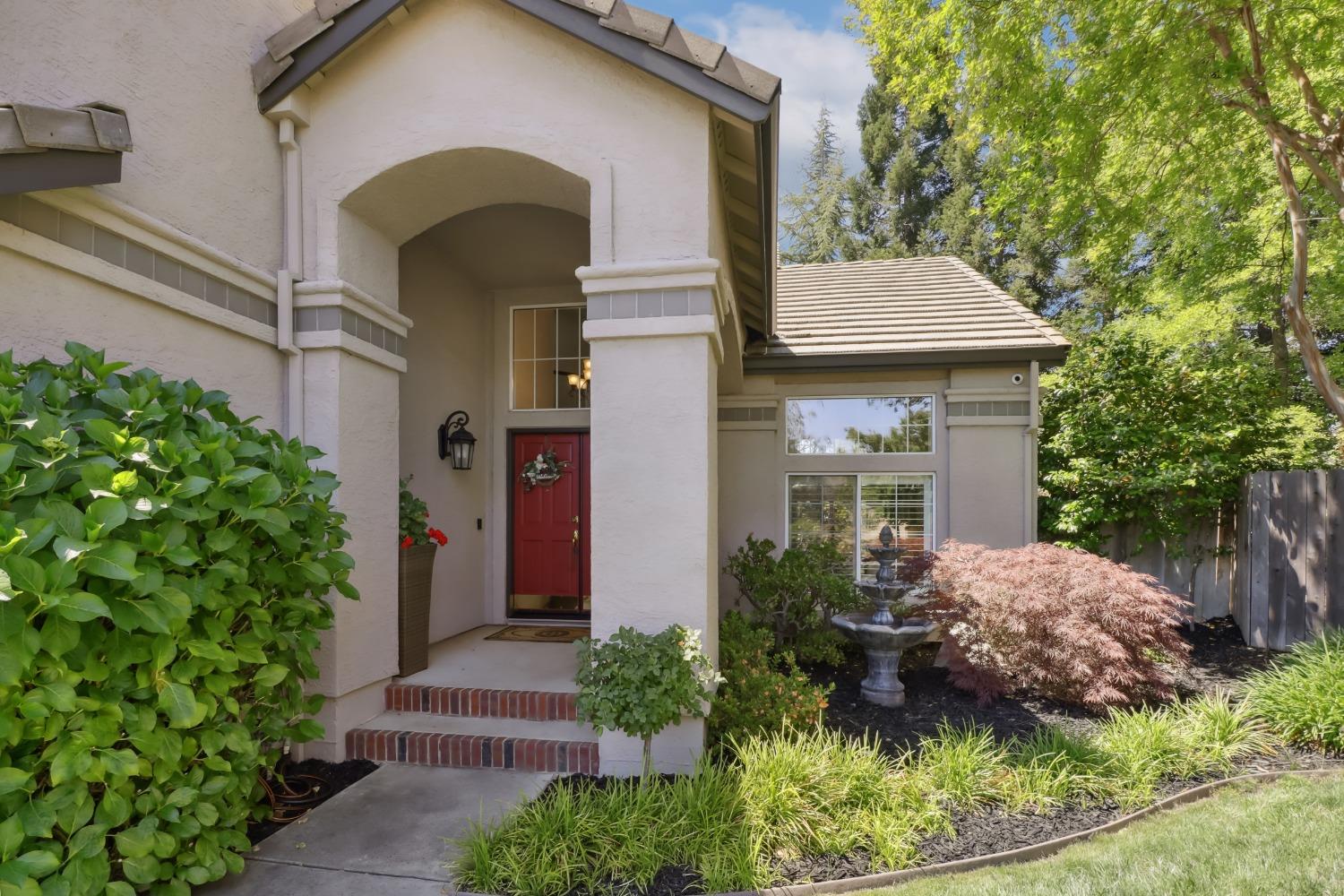 Detail Gallery Image 4 of 99 For 204 Davies Ct, Folsom,  CA 95630 - 4 Beds | 2/1 Baths