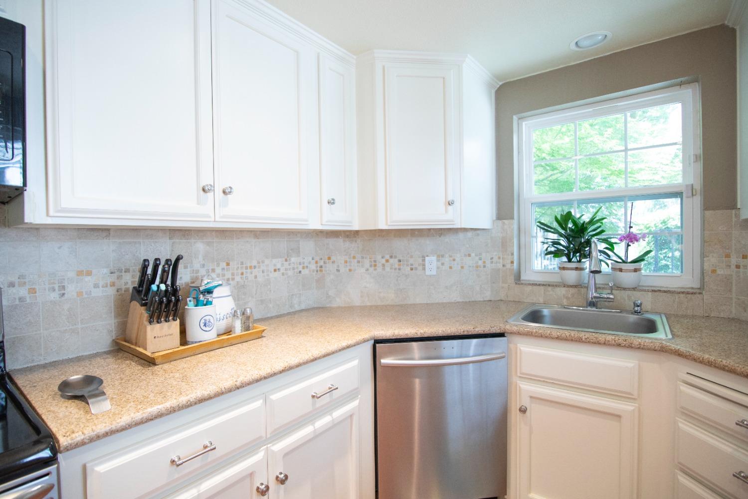 Detail Gallery Image 9 of 51 For 5815 Morgan Pl #1,  Stockton,  CA 95219 - 2 Beds | 1 Baths