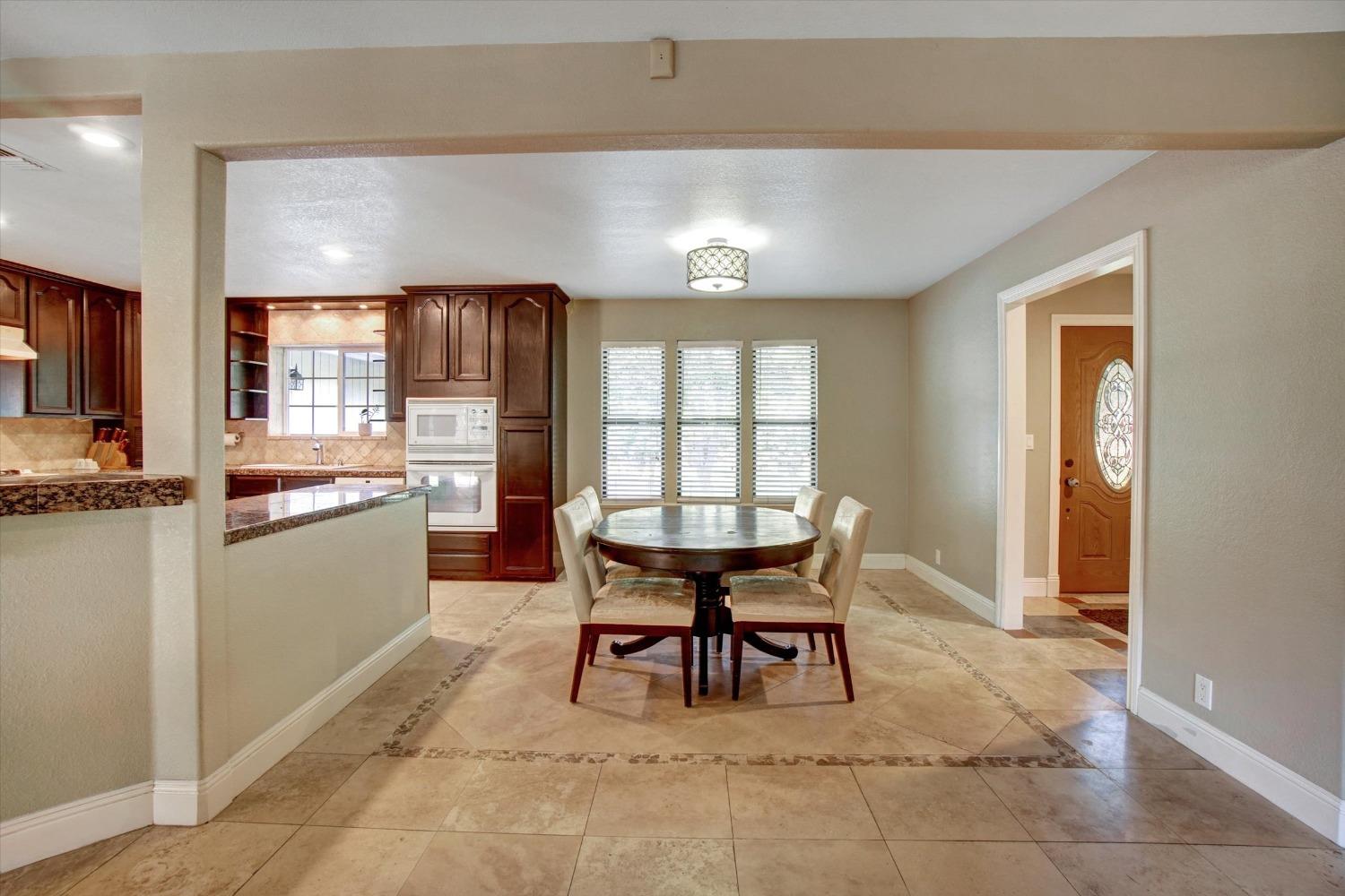 Detail Gallery Image 11 of 85 For 10363 Maggy Rd, Wilton,  CA 95693 - 4 Beds | 3/1 Baths