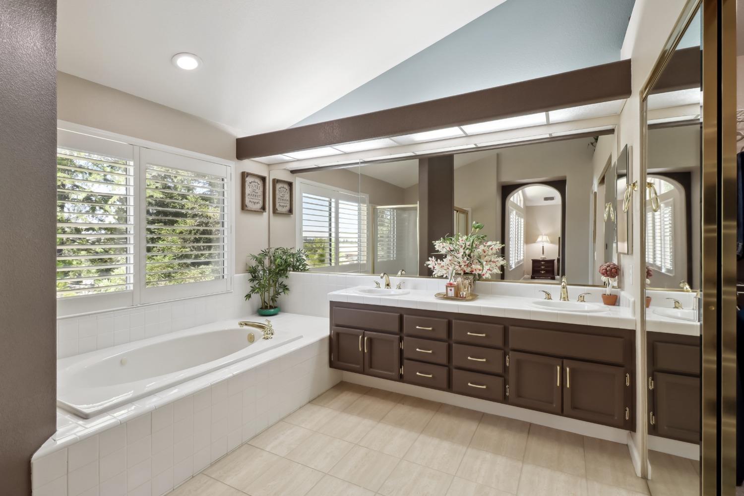 Detail Gallery Image 40 of 99 For 204 Davies Ct, Folsom,  CA 95630 - 4 Beds | 2/1 Baths