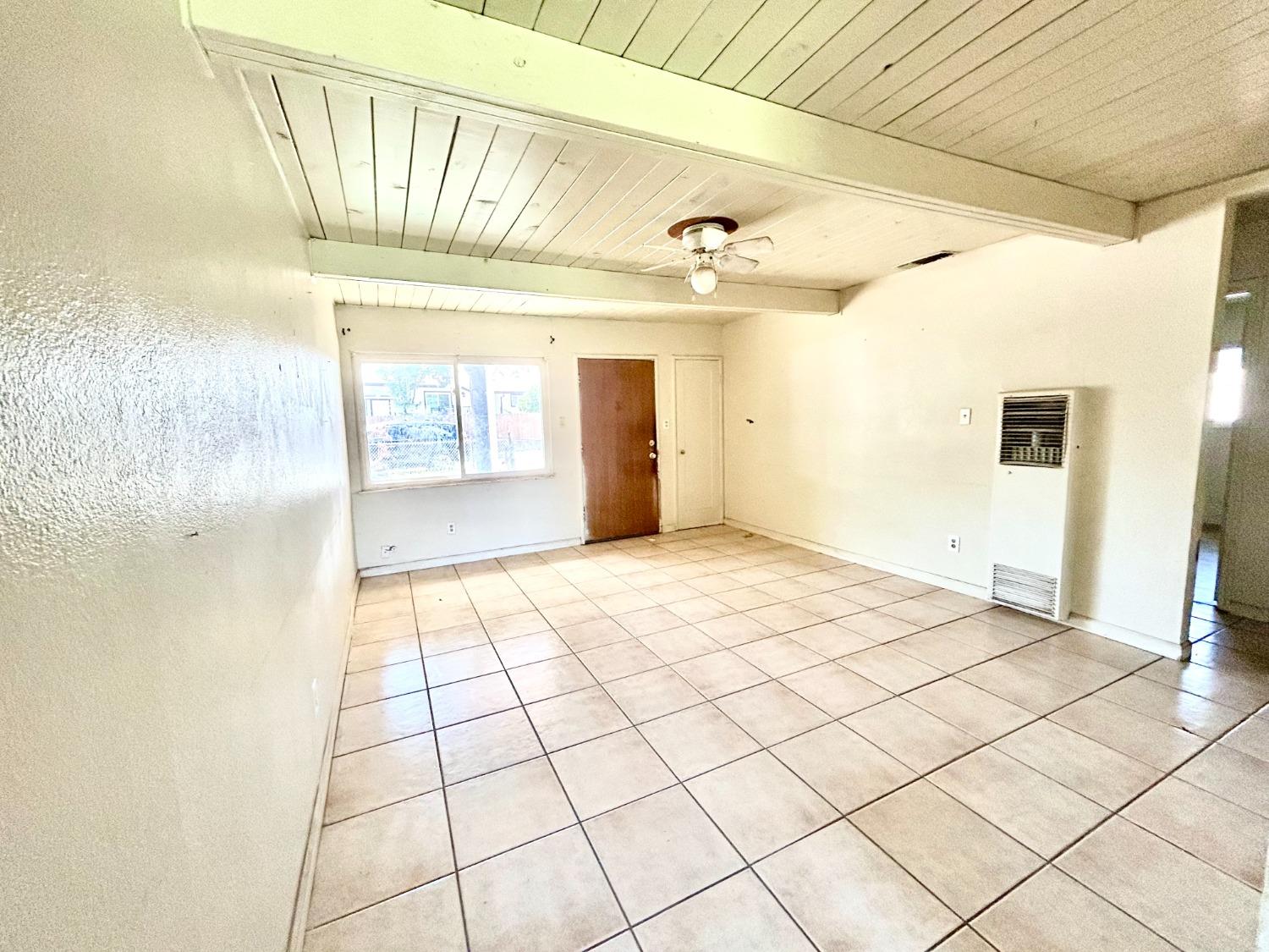 Detail Gallery Image 4 of 12 For 307 Olive St, Wheatland,  CA 95692 - 4 Beds | 1/1 Baths