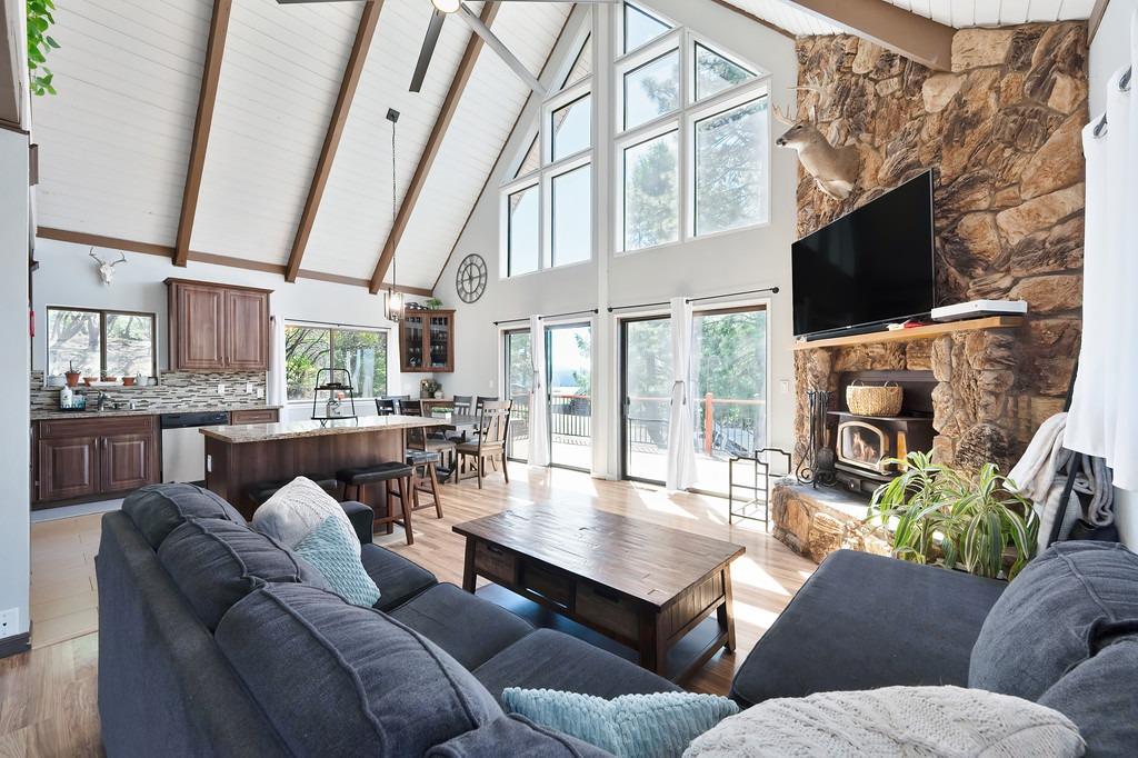 Detail Gallery Image 2 of 48 For 6202 Green Ridge Dr, Foresthill,  CA 95631 - 3 Beds | 2/1 Baths